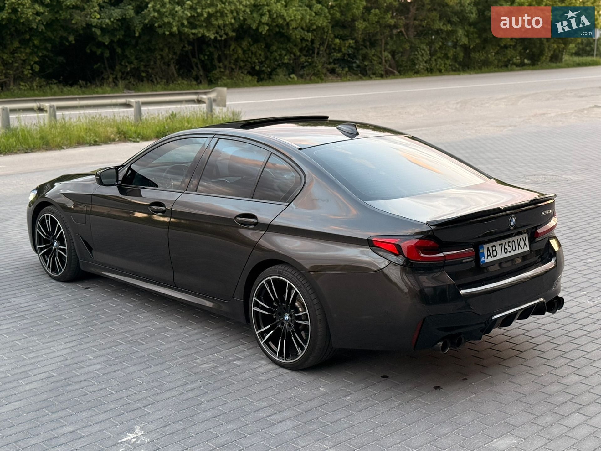 BMW 5 Series 2018 VIN WBAJA9C50KB389577 фото оголошення 8 з 33