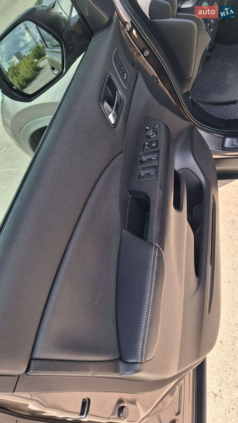 Honda CR-V 2017 VIN SHSRE6790GU005872 фото оголошення 7 з 17