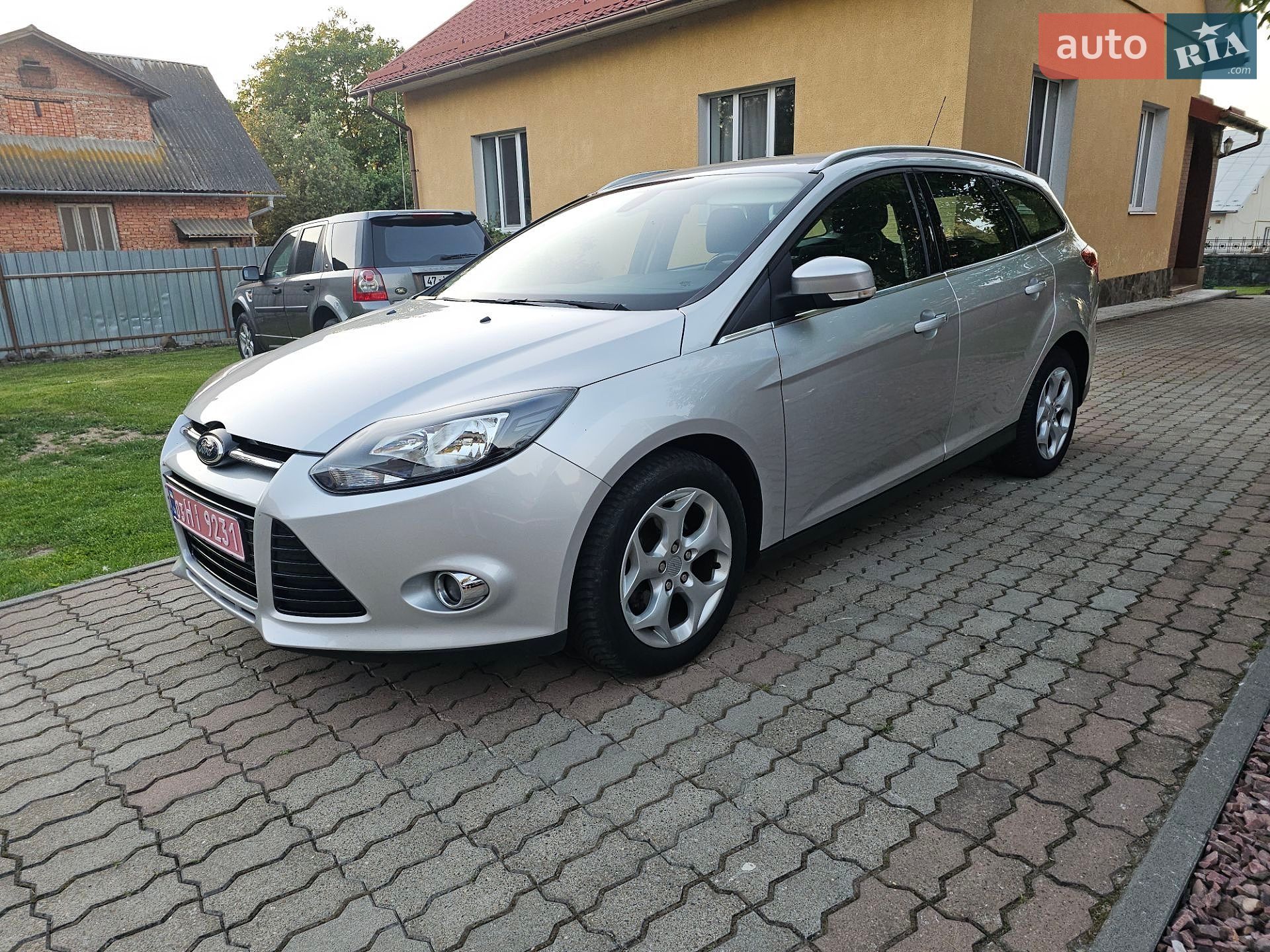 Ford Focus 2013 VIN WF0LXXGCBLDM15515 фото оголошення 10 з 33