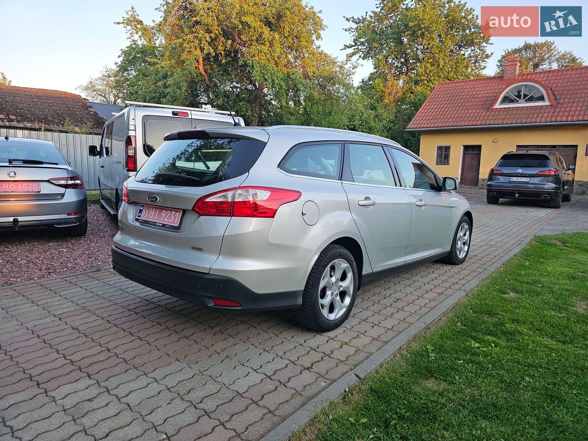 Ford Focus 2013 VIN WF0LXXGCBLDM15515 фото оголошення 7 з 33