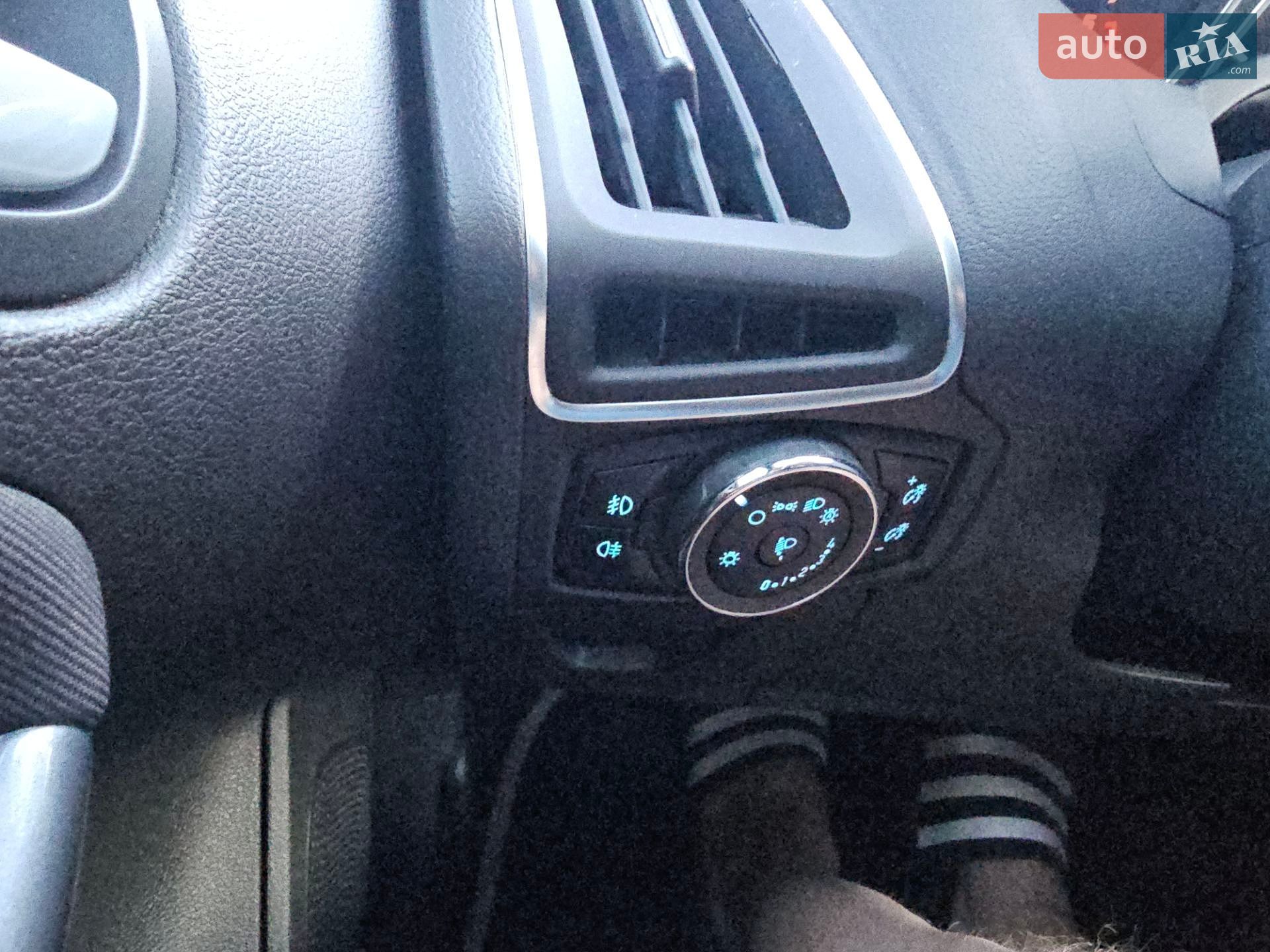 Ford Focus 2013 VIN WF0LXXGCBLDM15515 фото оголошення 18 з 33