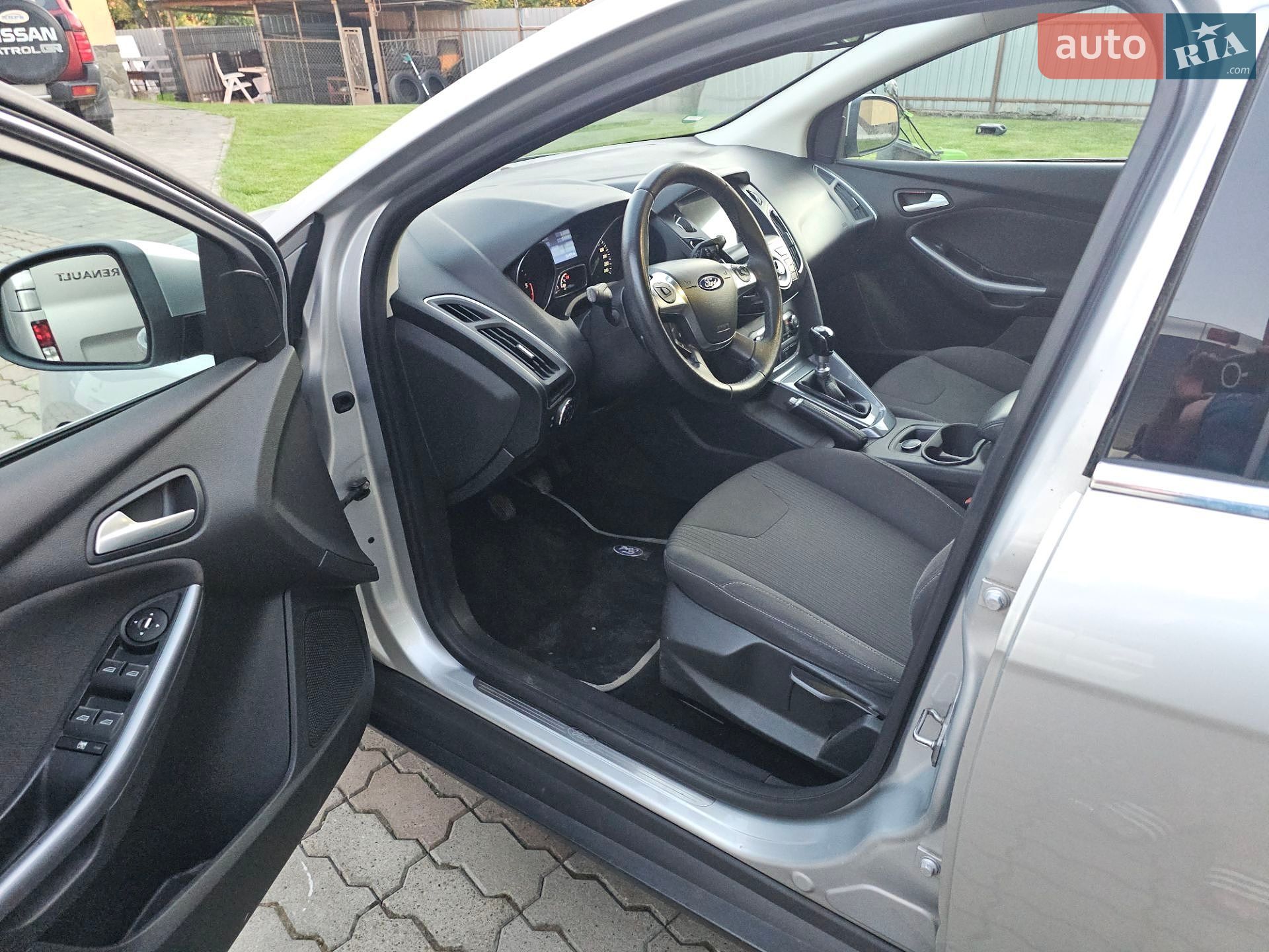 Ford Focus 2013 VIN WF0LXXGCBLDM15515 фото оголошення 31 з 33