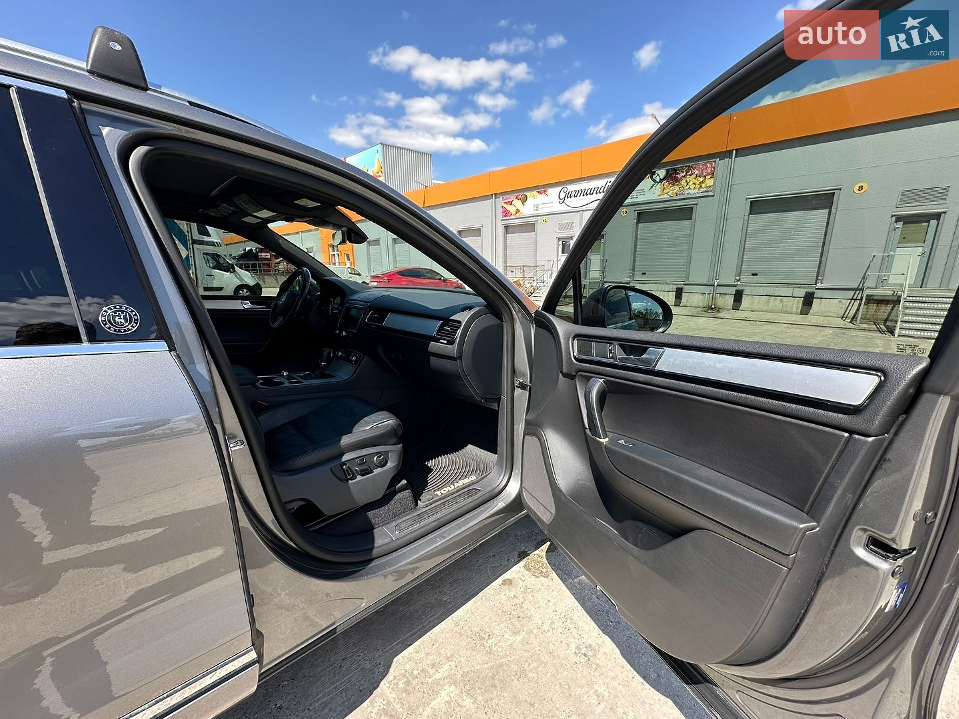 Volkswagen Touareg 2016 VIN WVGRF7BP4HD002519 фото оголошення 19 з 42