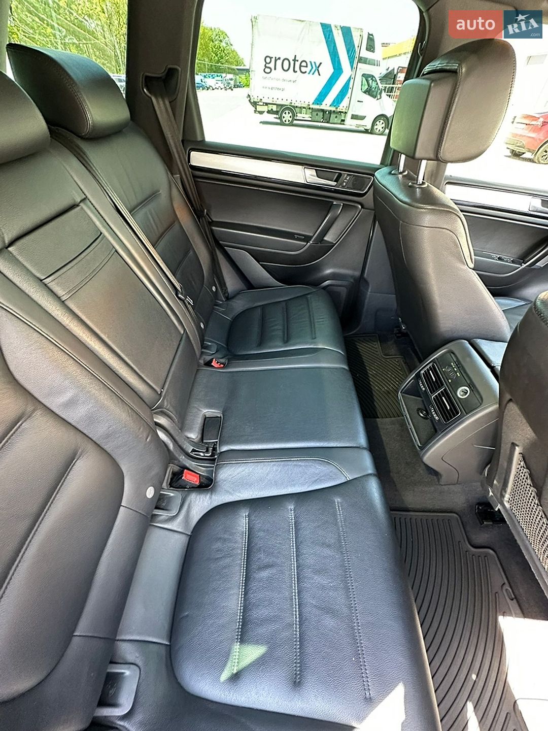 Volkswagen Touareg 2016 VIN WVGRF7BP4HD002519 фото оголошення 28 з 42