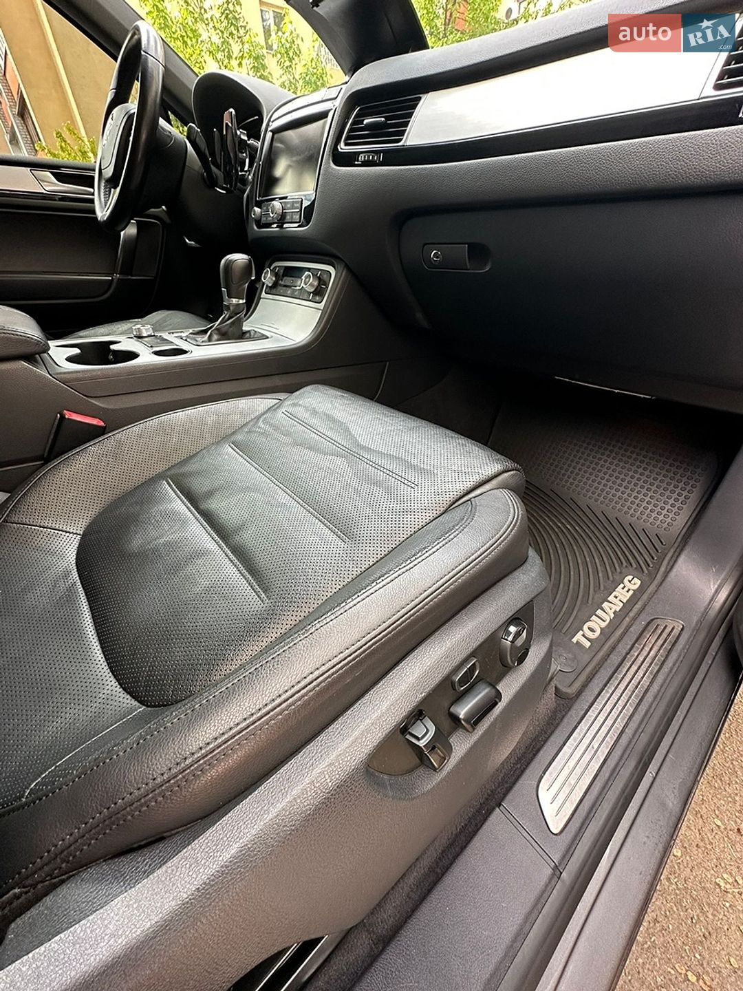 Volkswagen Touareg 2016 VIN WVGRF7BP4HD002519 фото оголошення 32 з 42