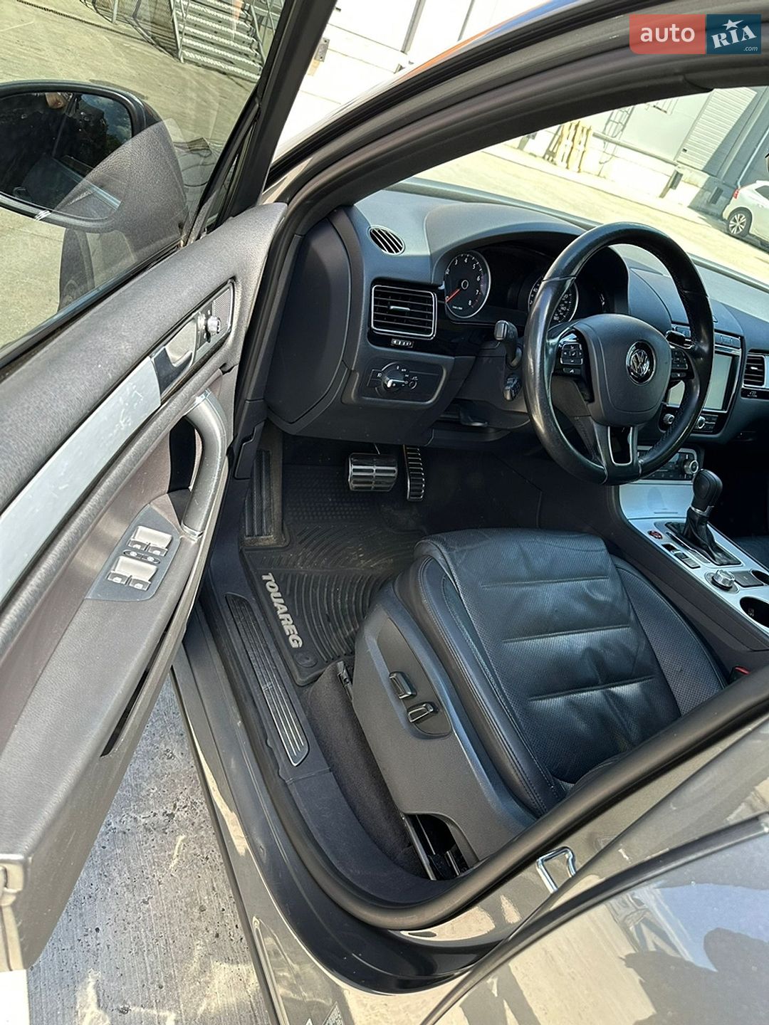 Volkswagen Touareg 2016 VIN WVGRF7BP4HD002519 фото оголошення 39 з 42