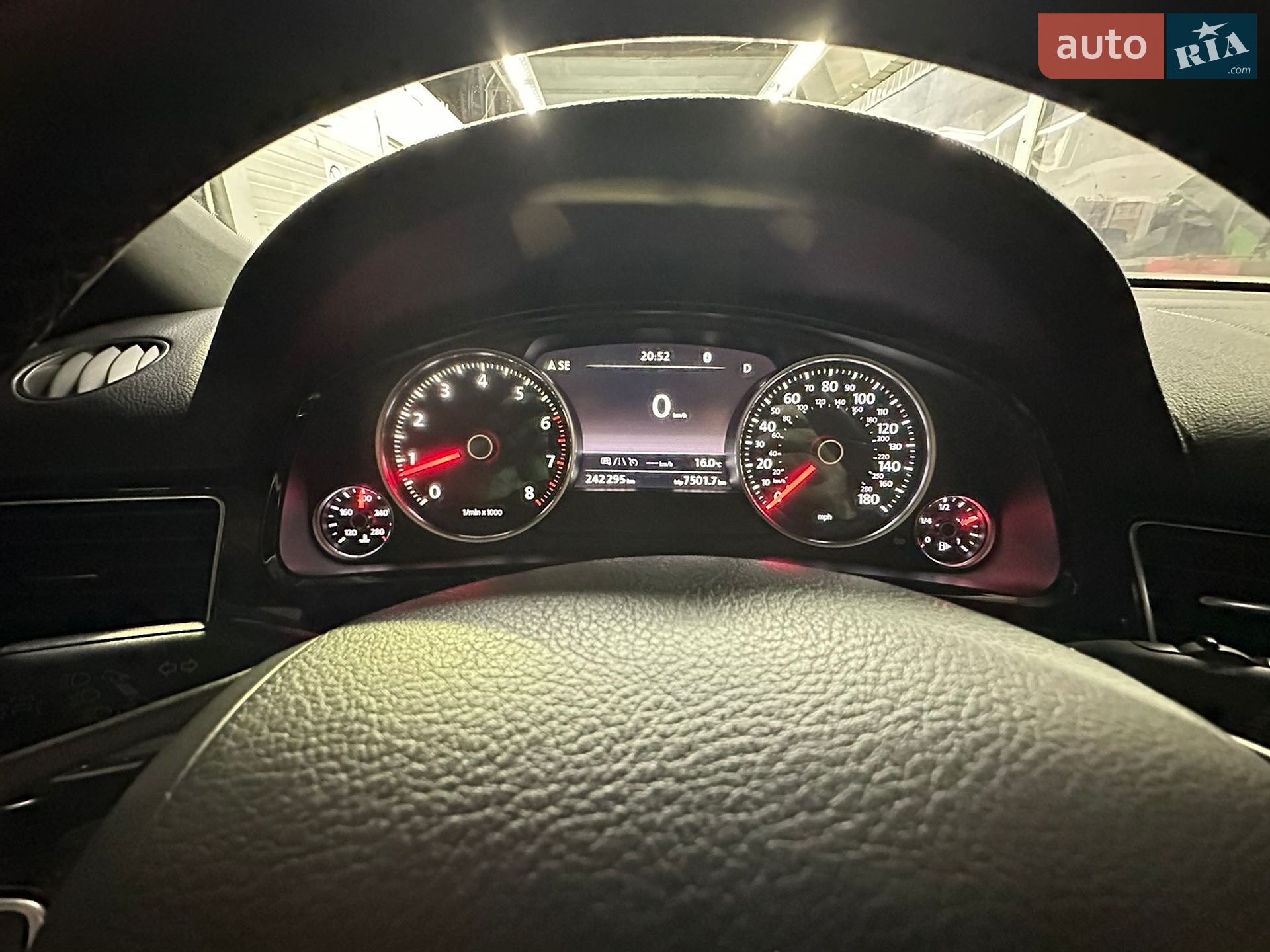Volkswagen Touareg 2016 VIN WVGRF7BP4HD002519 фото оголошення 40 з 42