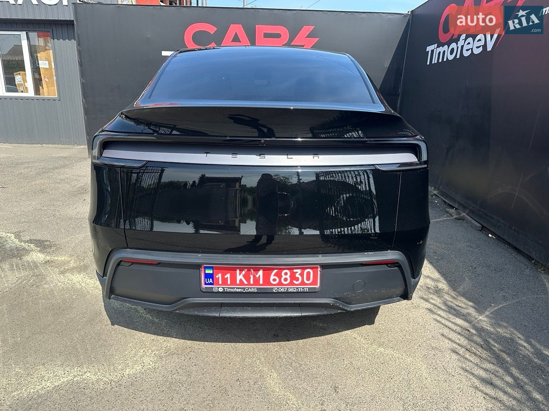 Tesla Model Y 2025 VIN 7SAYGDED5TA437712 фото оголошення 11 з 12