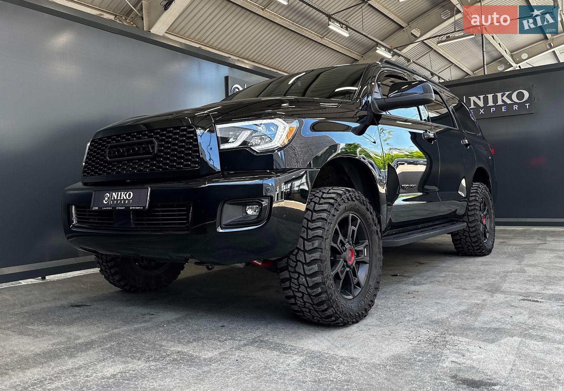 Toyota Sequoia 2021 VIN 5TDEY5B18NS188885 фото оголошення 3 з 35