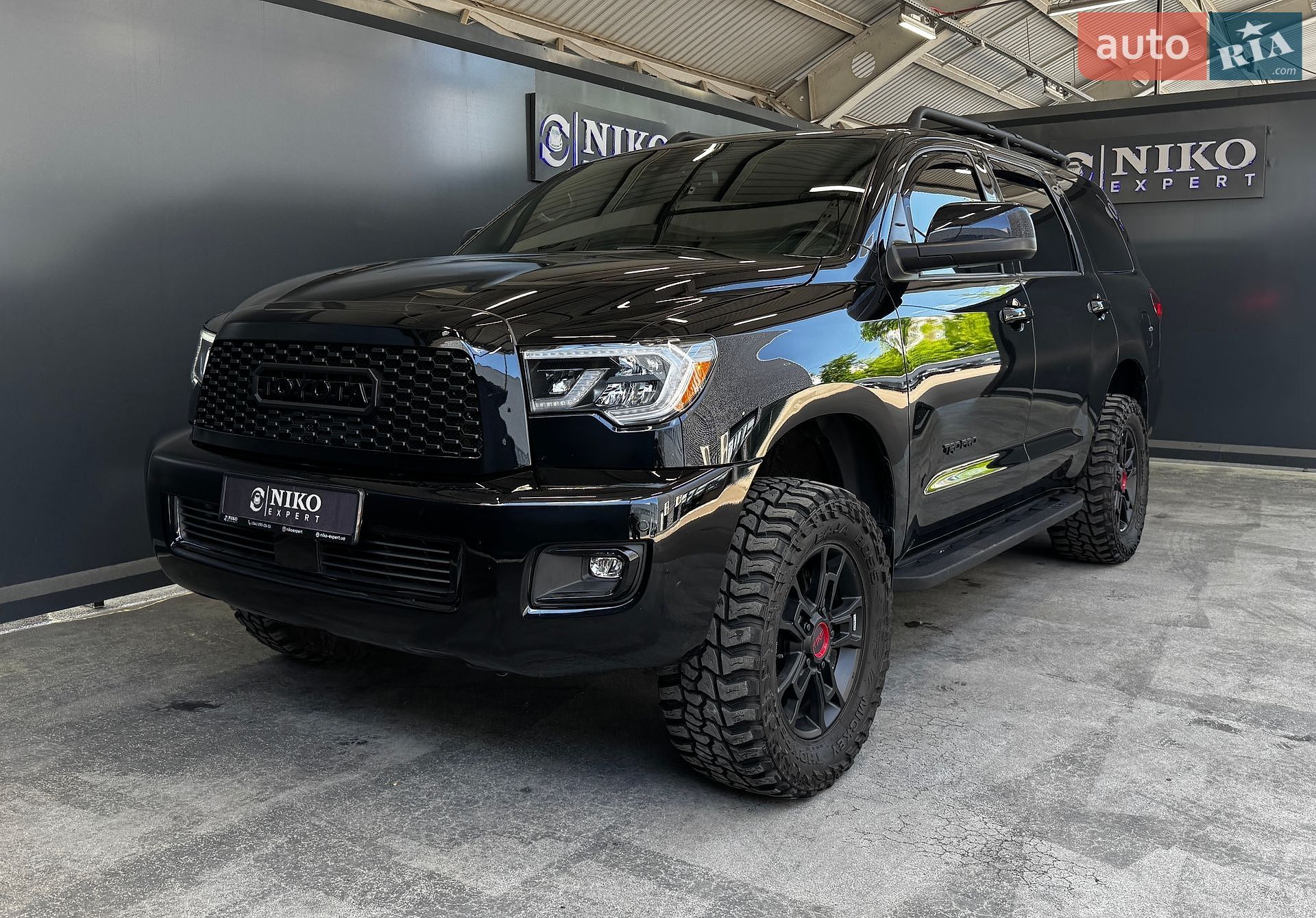 Toyota Sequoia 2021 VIN 5TDEY5B18NS188885 фото оголошення 2 з 35