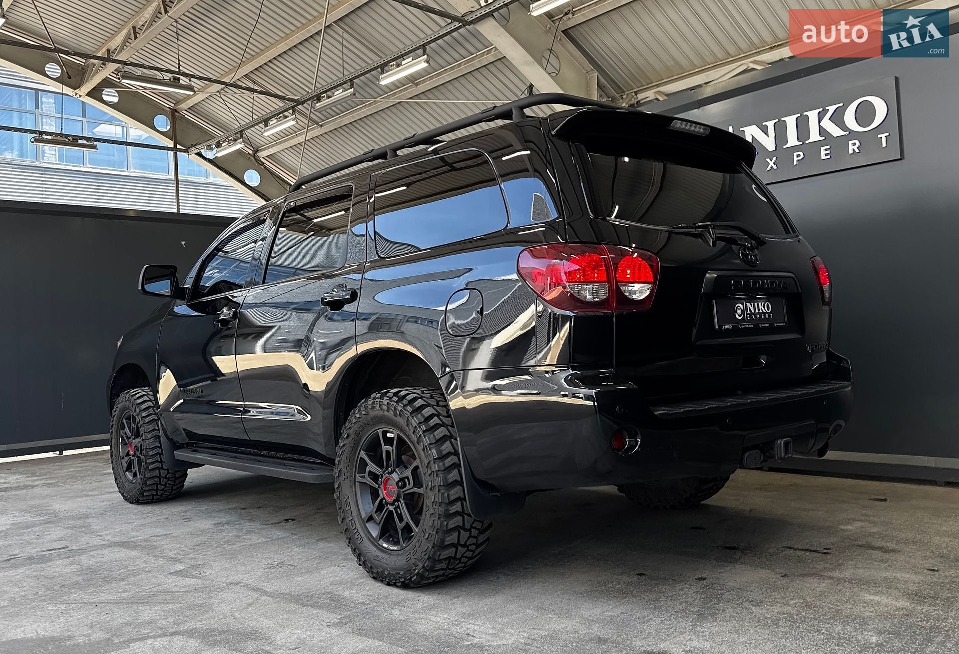 Toyota Sequoia 2021 VIN 5TDEY5B18NS188885 фото оголошення 7 з 35