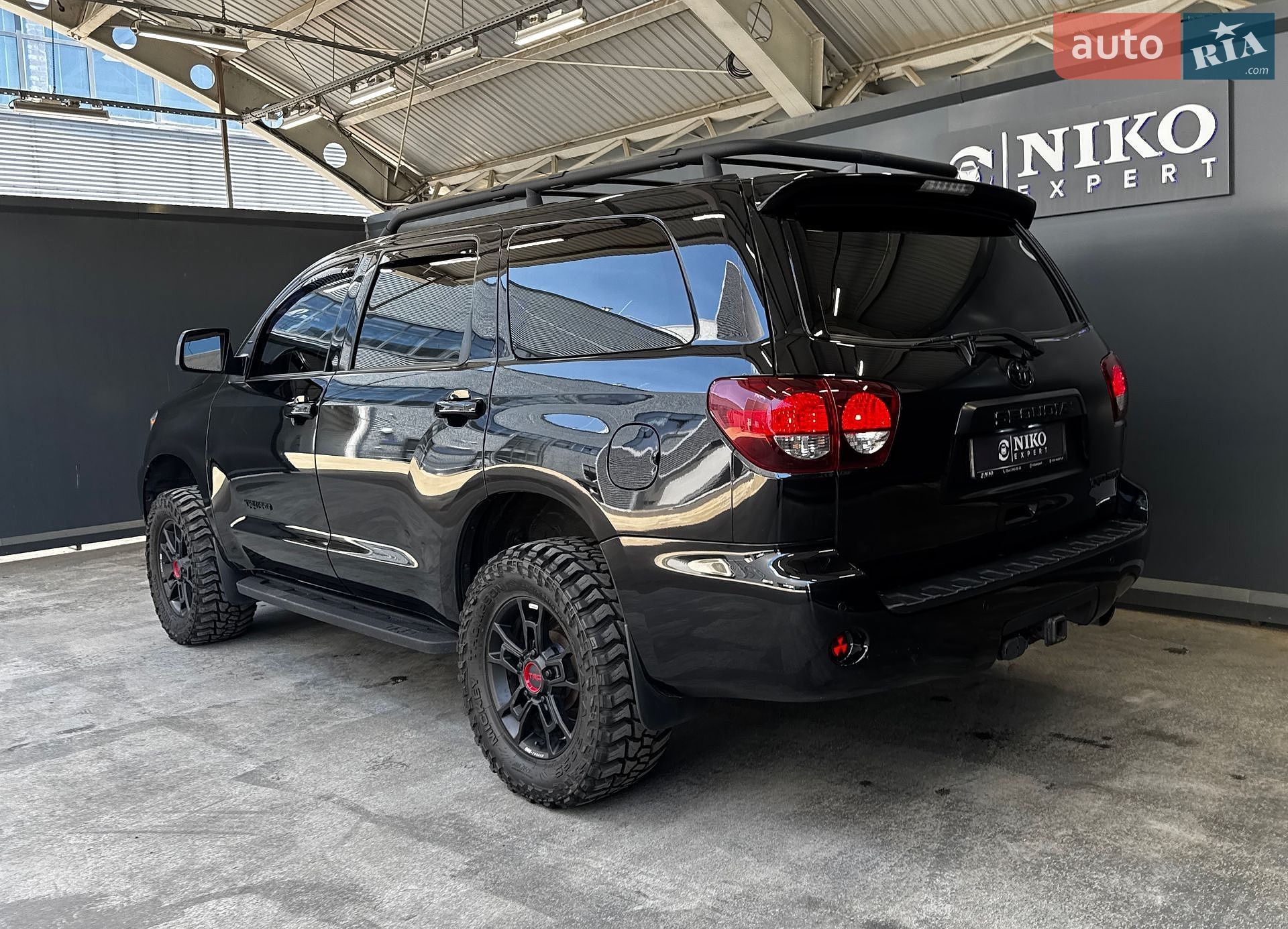Toyota Sequoia 2021 VIN 5TDEY5B18NS188885 фото оголошення 6 з 35