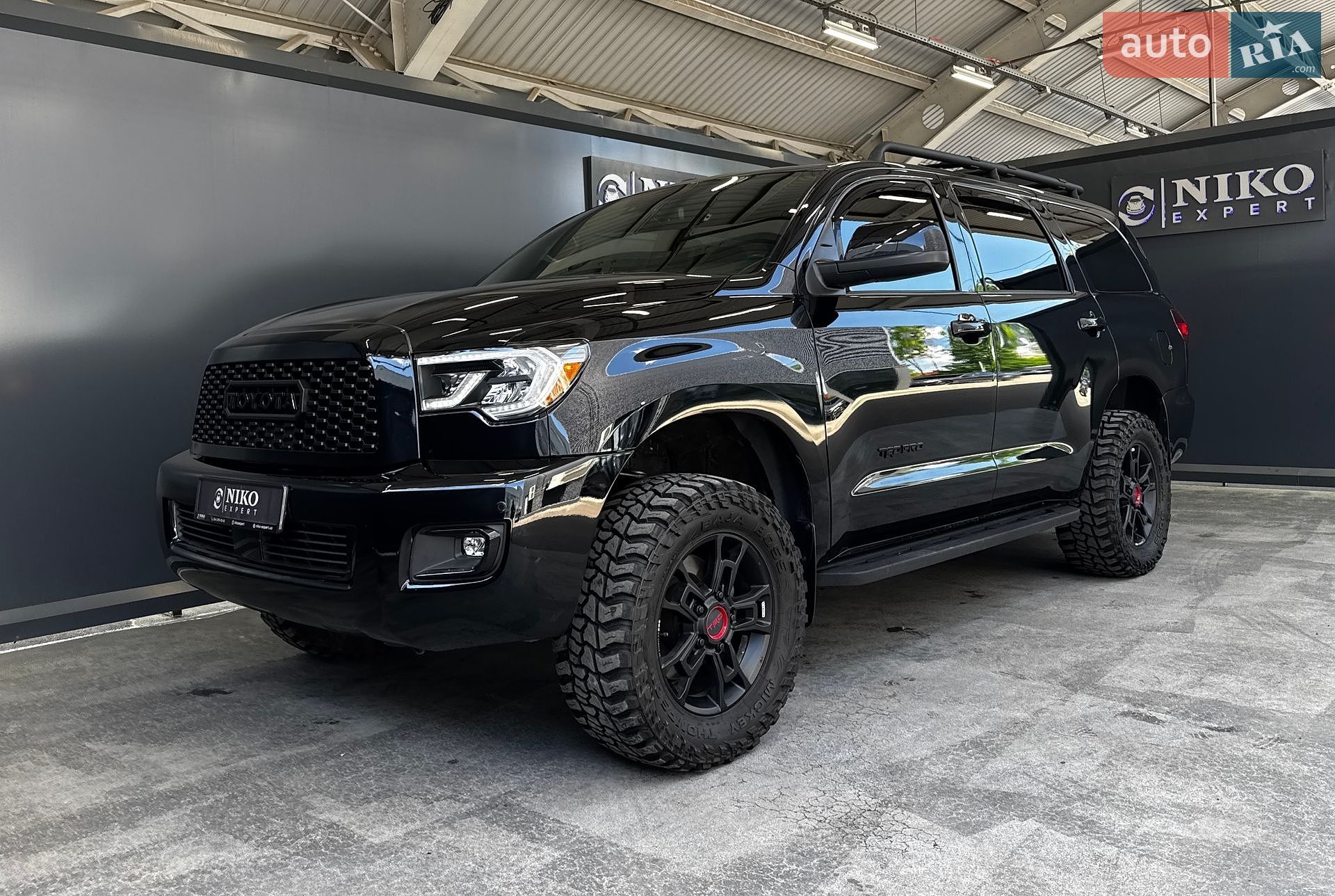 Toyota Sequoia 2021 VIN 5TDEY5B18NS188885 фото оголошення 4 з 35