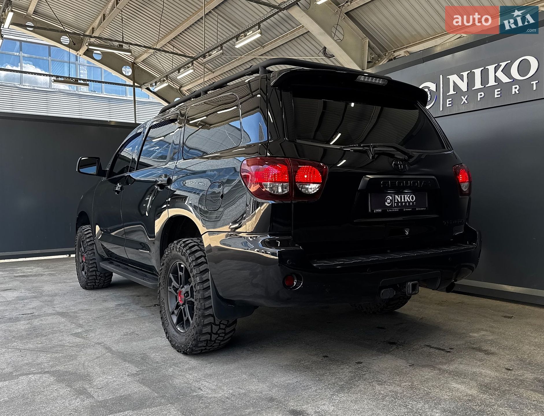 Toyota Sequoia 2021 VIN 5TDEY5B18NS188885 фото оголошення 8 з 35