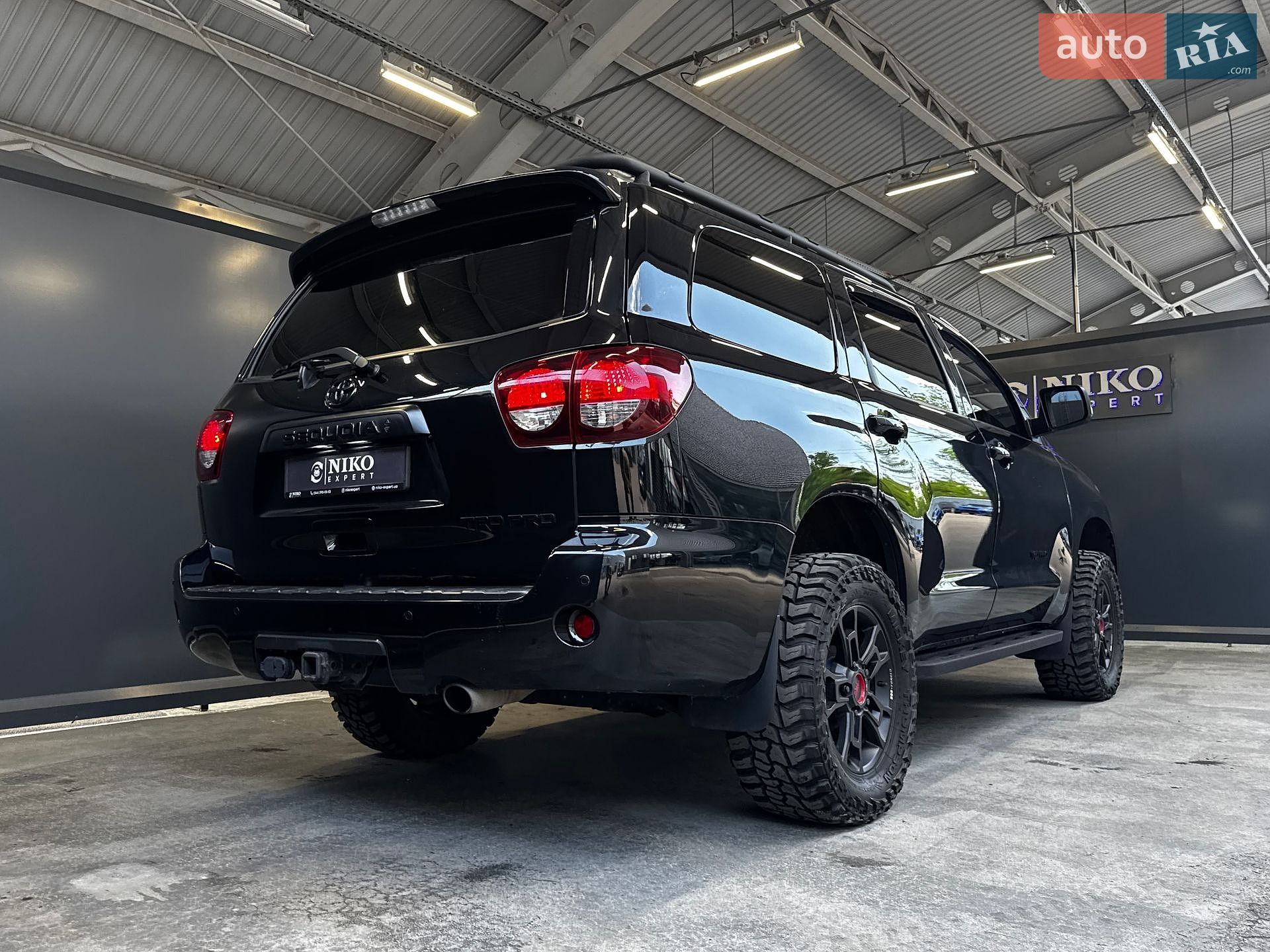 Toyota Sequoia 2021 VIN 5TDEY5B18NS188885 фото оголошення 11 з 35