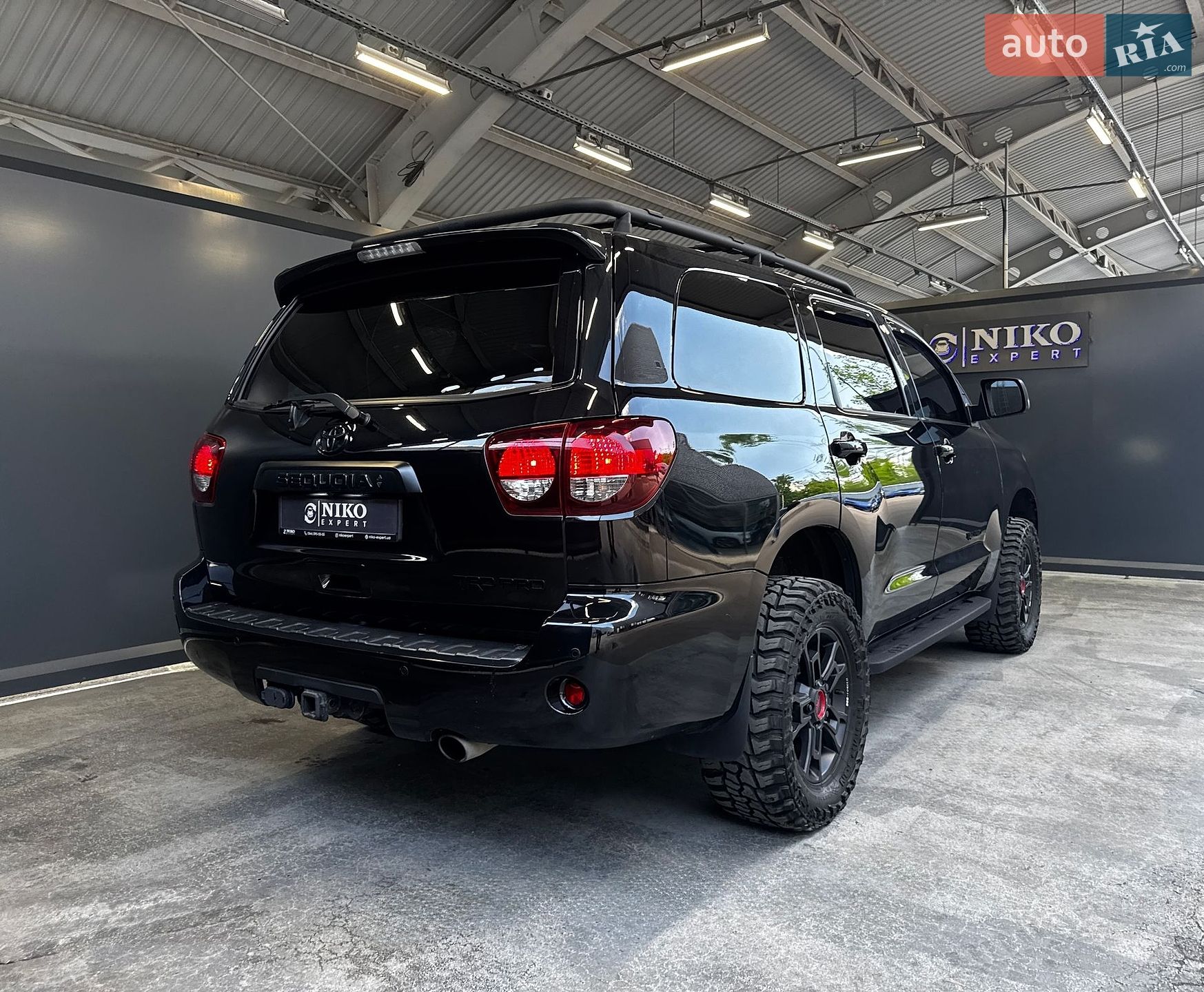 Toyota Sequoia 2021 VIN 5TDEY5B18NS188885 фото оголошення 10 з 35