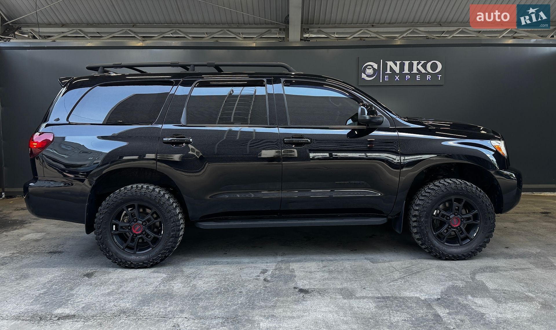 Toyota Sequoia 2021 VIN 5TDEY5B18NS188885 фото оголошення 14 з 35