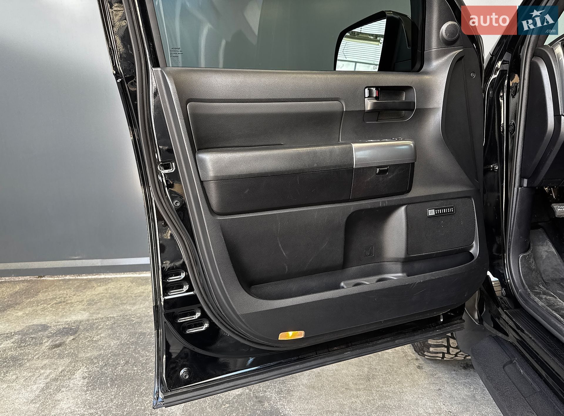 Toyota Sequoia 2021 VIN 5TDEY5B18NS188885 фото оголошення 31 з 35