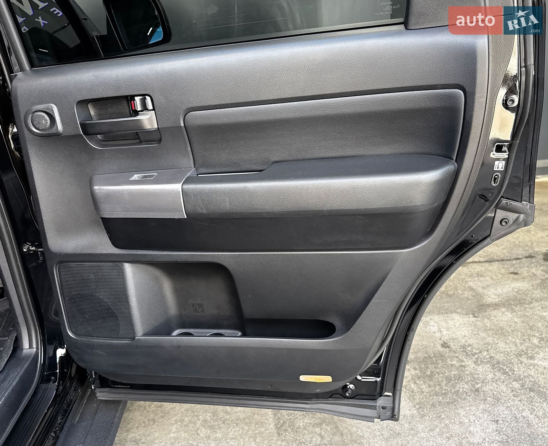 Toyota Sequoia 2021 VIN 5TDEY5B18NS188885 фото оголошення 34 з 35
