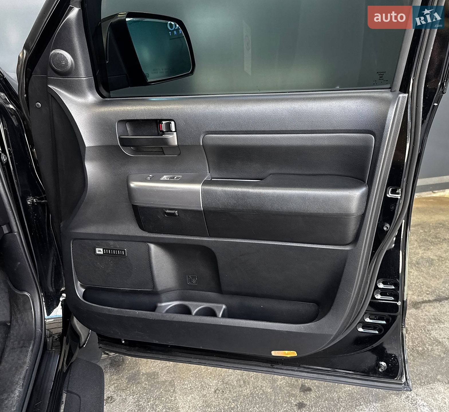 Toyota Sequoia 2021 VIN 5TDEY5B18NS188885 фото оголошення 33 з 35