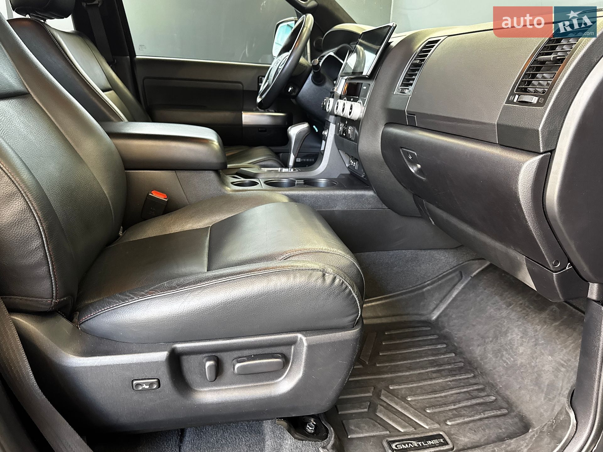 Toyota Sequoia 2021 VIN 5TDEY5B18NS188885 фото оголошення 28 з 35