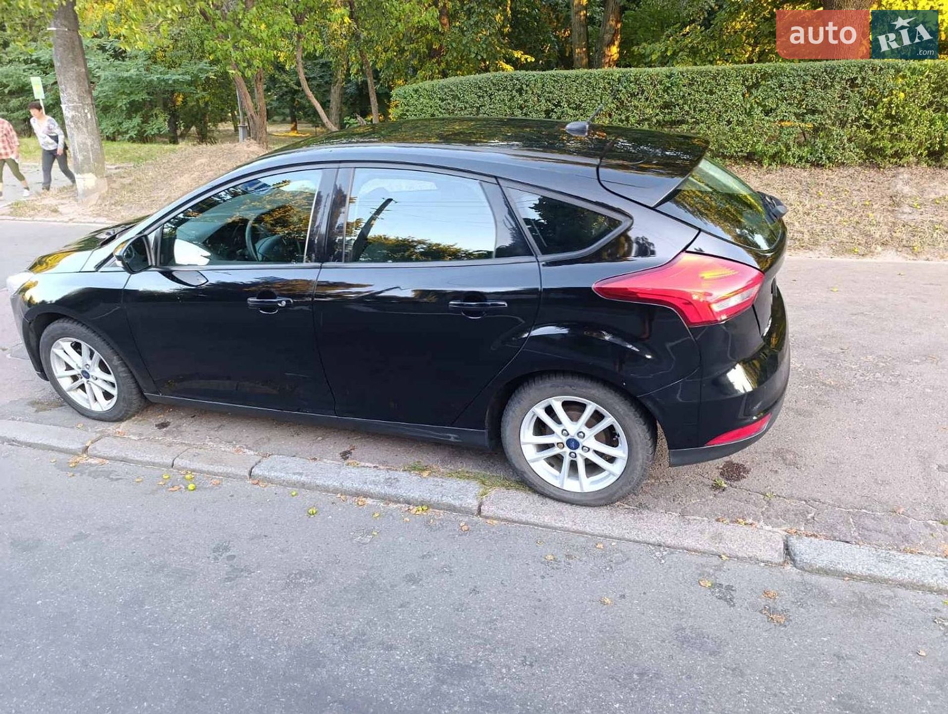 Ford Focus 2017 VIN 1FADP3K25HL216990 фото оголошення 10 з 12