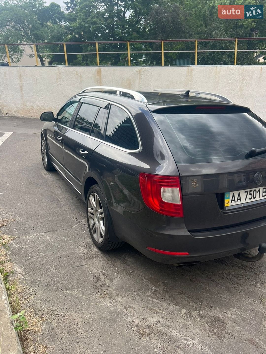 Skoda Superb 2011 VIN TMBJH73T4B9070546 фото оголошення 4 з 17