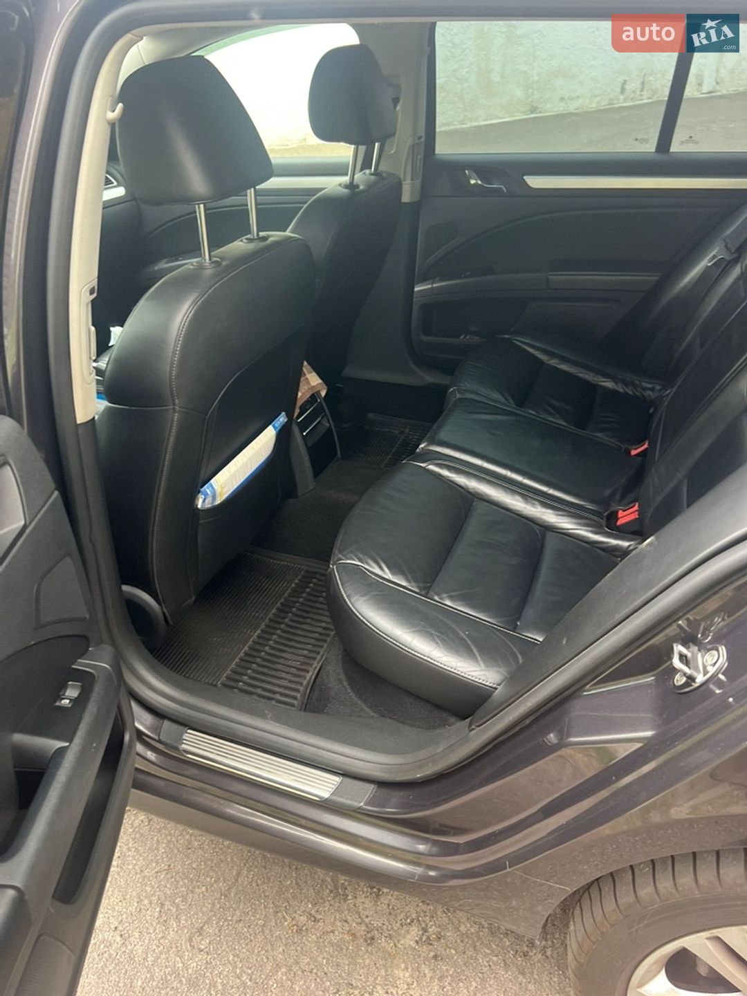 Skoda Superb 2011 VIN TMBJH73T4B9070546 фото оголошення 7 з 17