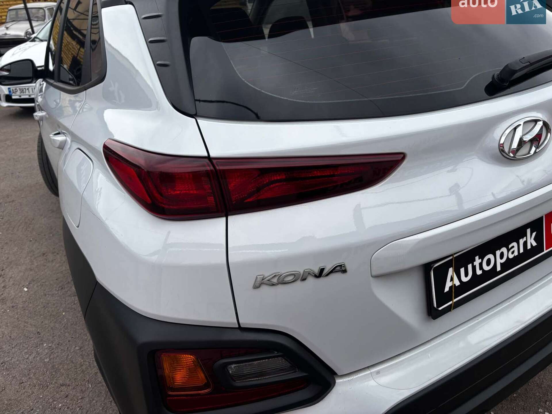 Hyundai Kona 2019 VIN KM8K12AA9KU324130 фото оголошення 13 з 26