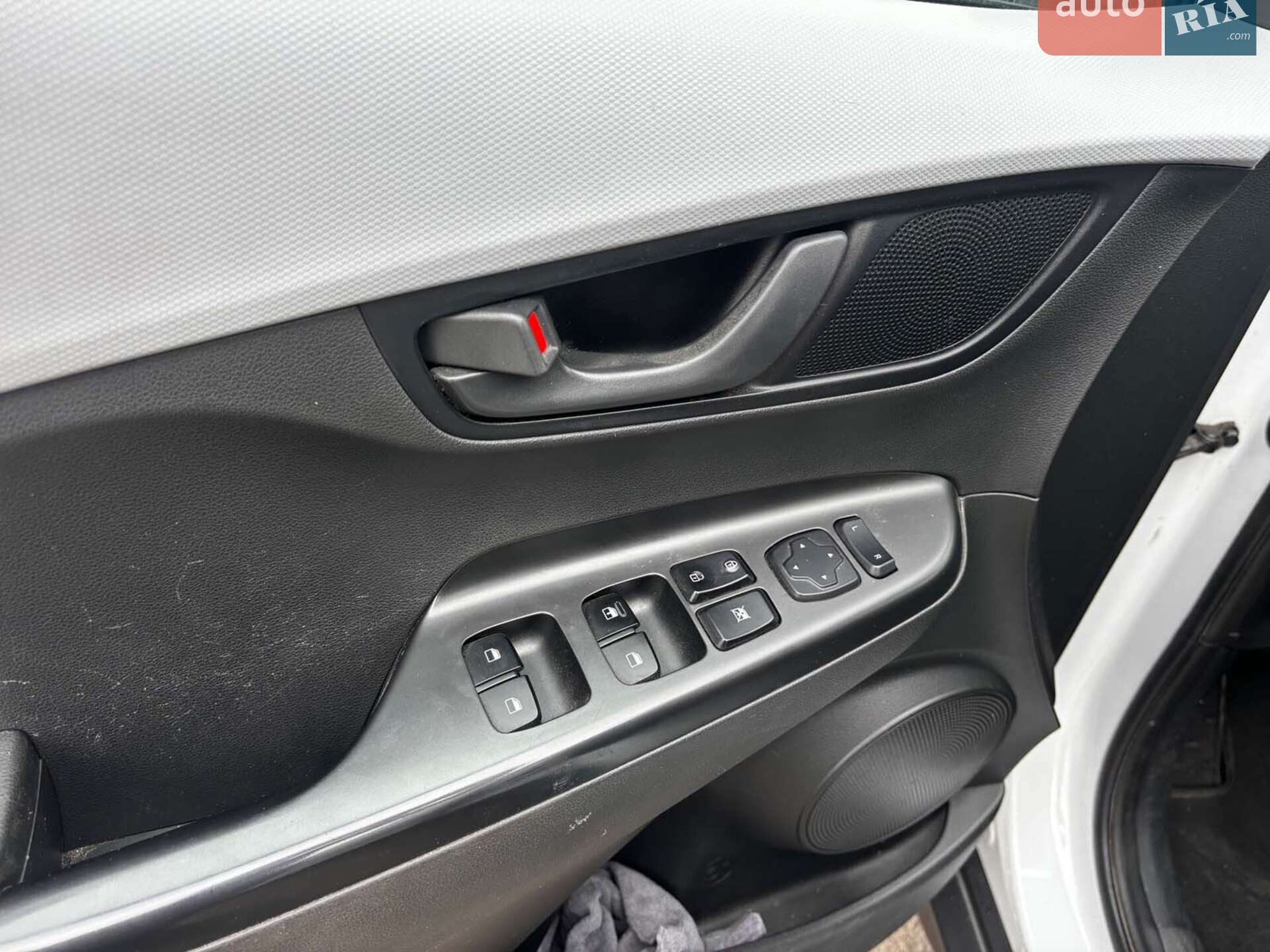 Hyundai Kona 2019 VIN KM8K12AA9KU324130 фото оголошення 19 з 26
