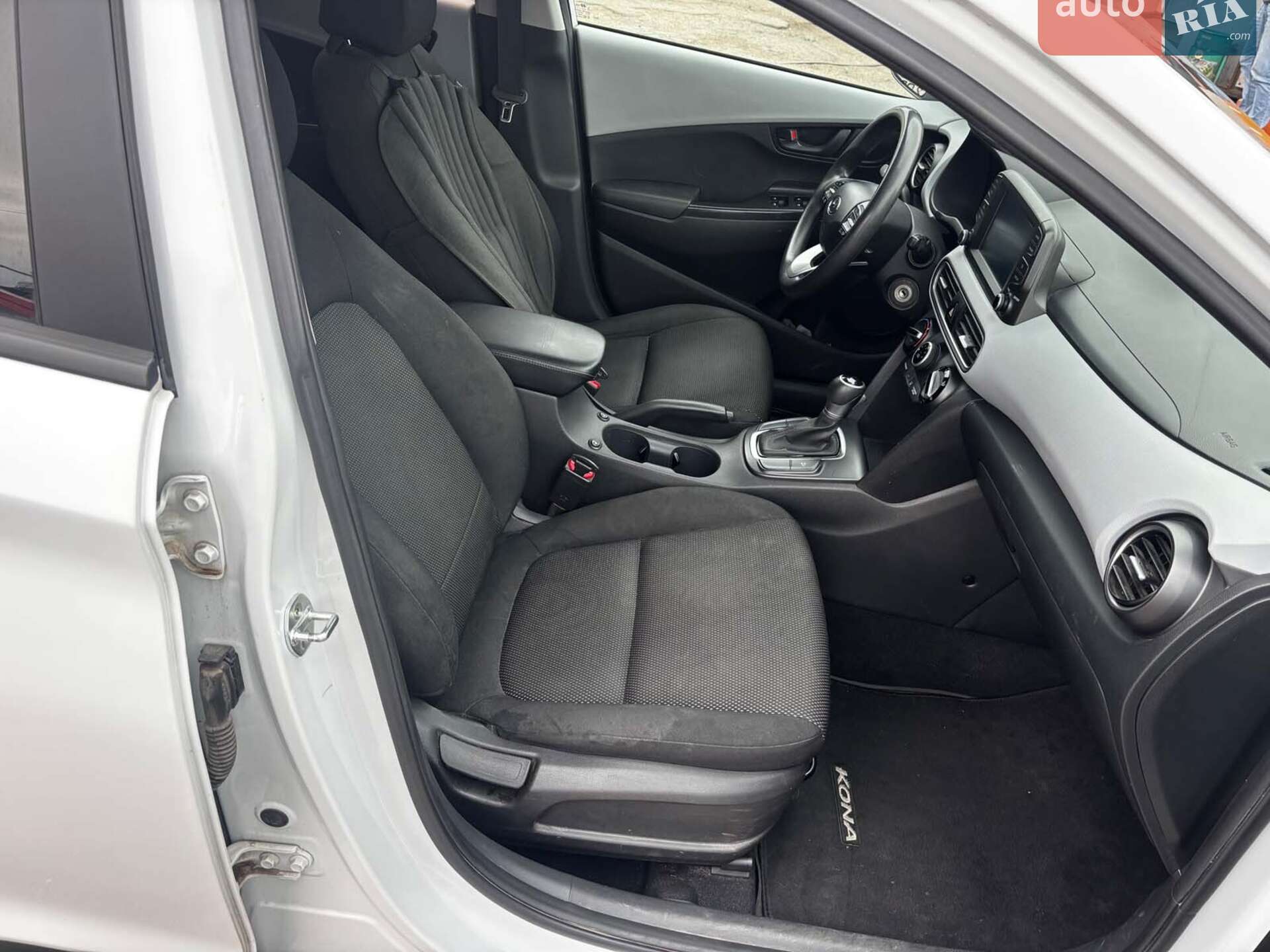 Hyundai Kona 2019 VIN KM8K12AA9KU324130 фото оголошення 17 з 26