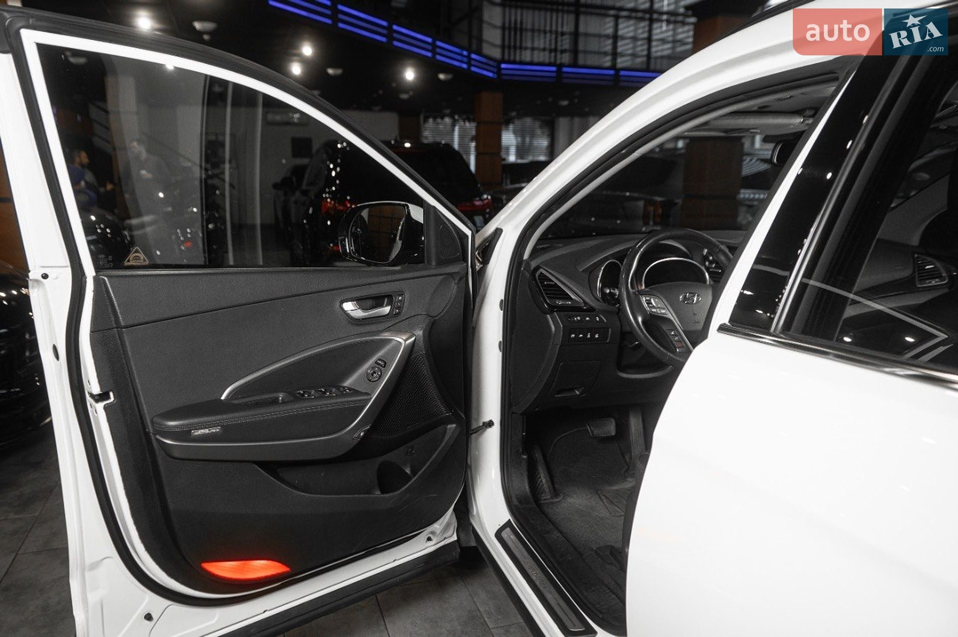 HYUNDAI GRAND SANTA FE 2015 VIN KMHSR81XDGU145698 фото оголошення 28 з 66