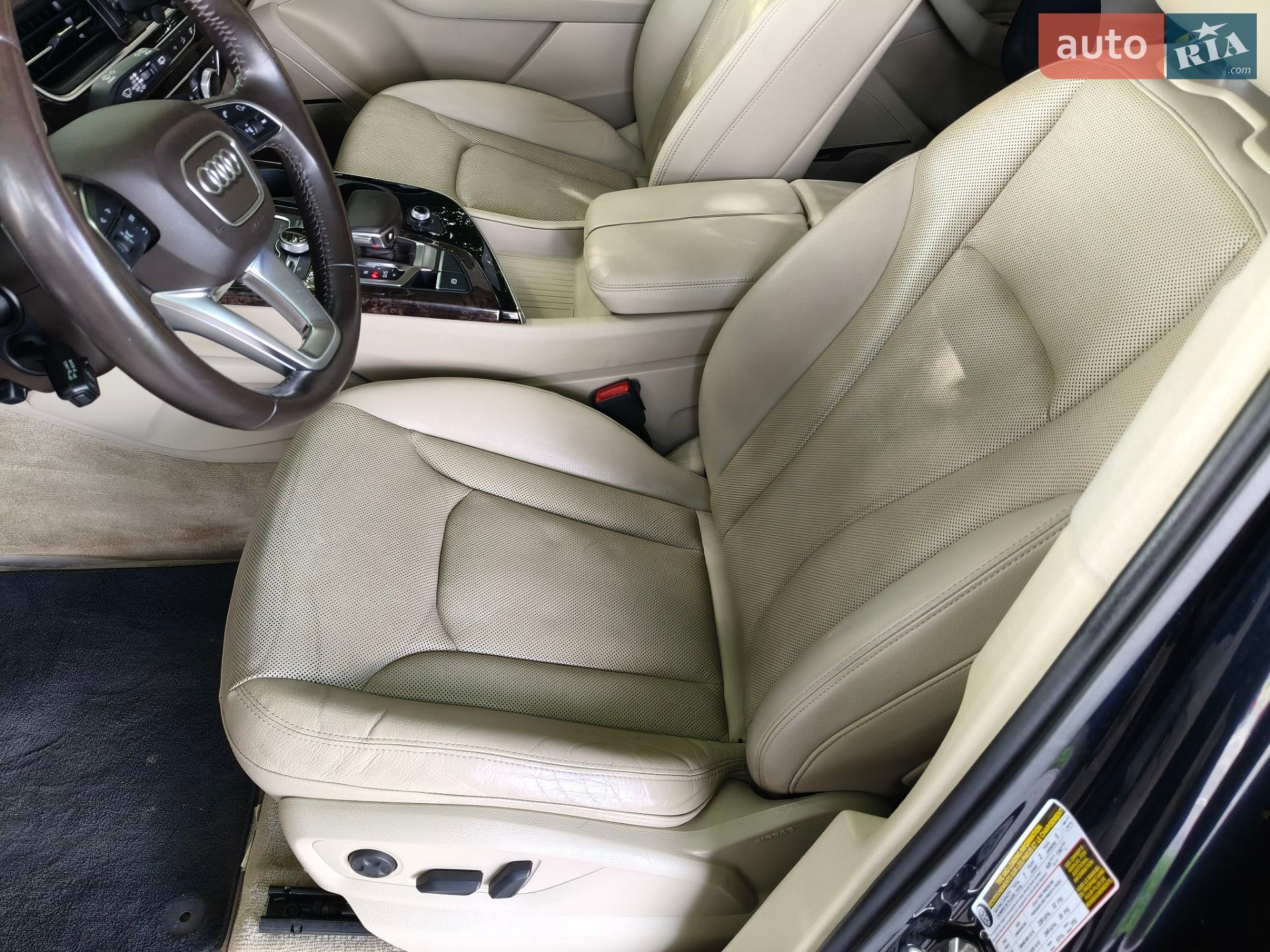 Audi Q7 2016 VIN WA1VAAF75HD035810 фото оголошення 2 з 26