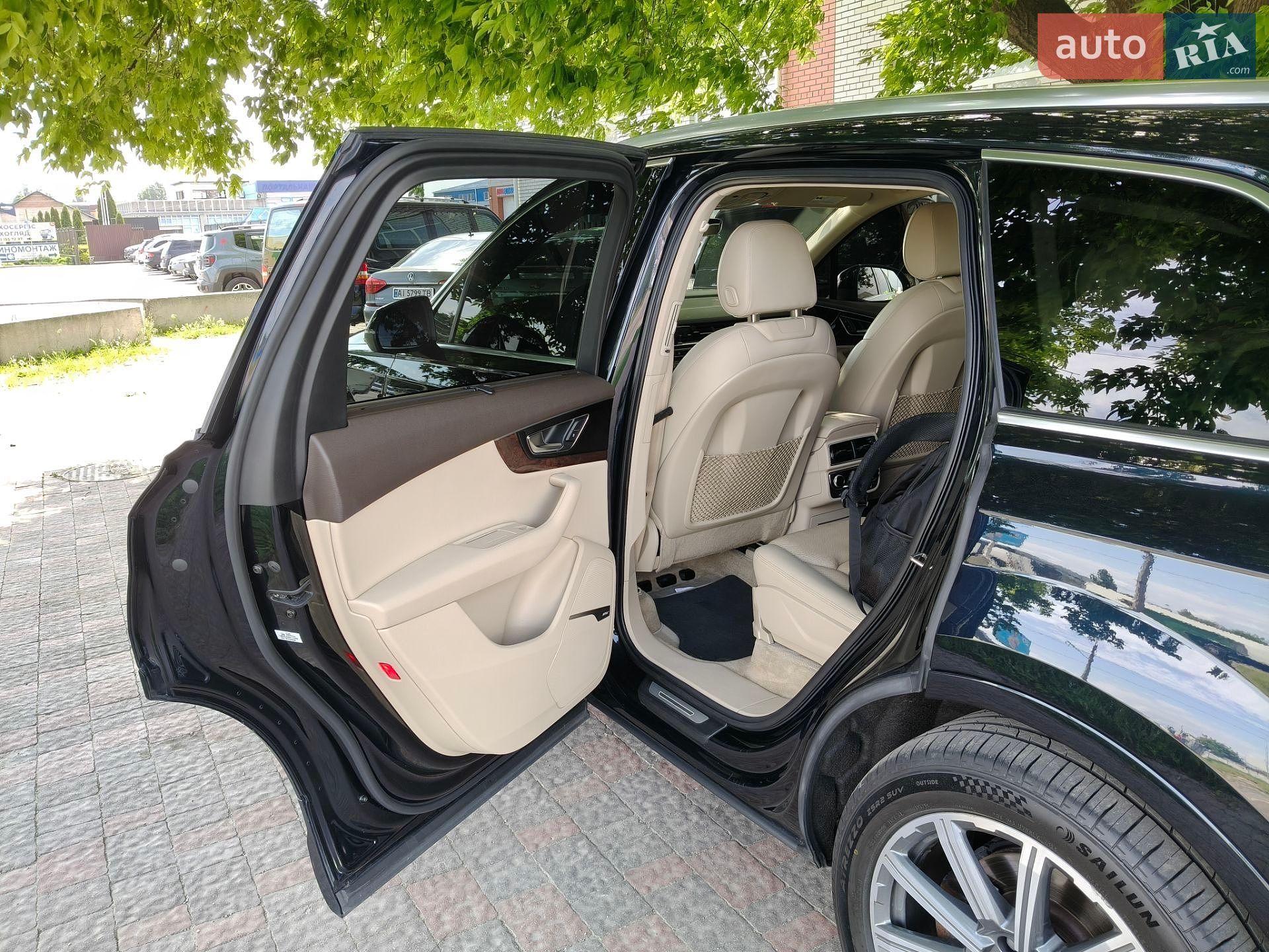Audi Q7 2016 VIN WA1VAAF75HD035810 фото оголошення 3 з 26