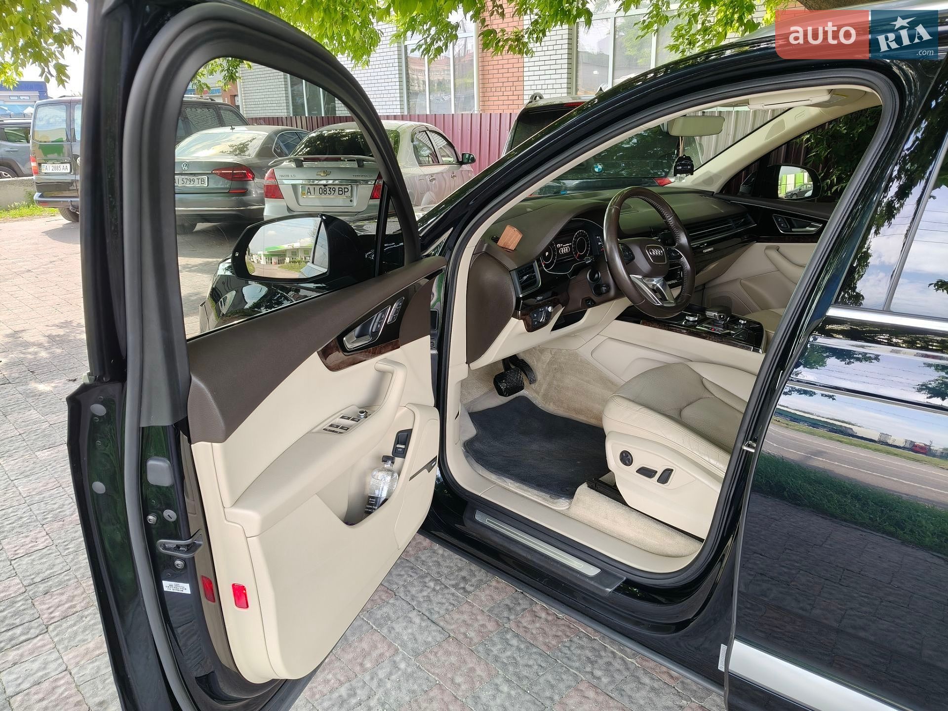 Audi Q7 2016 VIN WA1VAAF75HD035810 фото оголошення 8 з 26