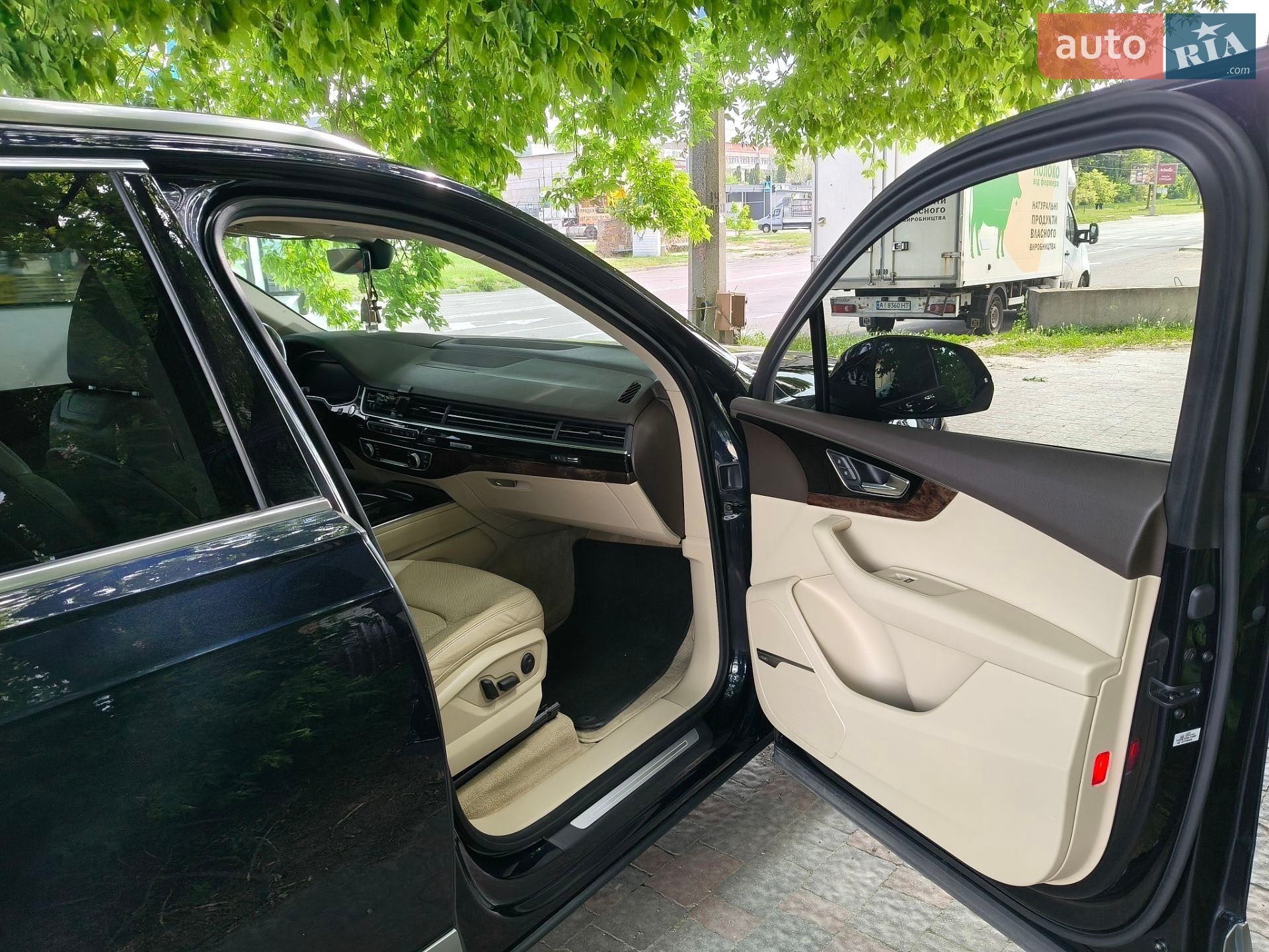 Audi Q7 2016 VIN WA1VAAF75HD035810 фото оголошення 14 з 26