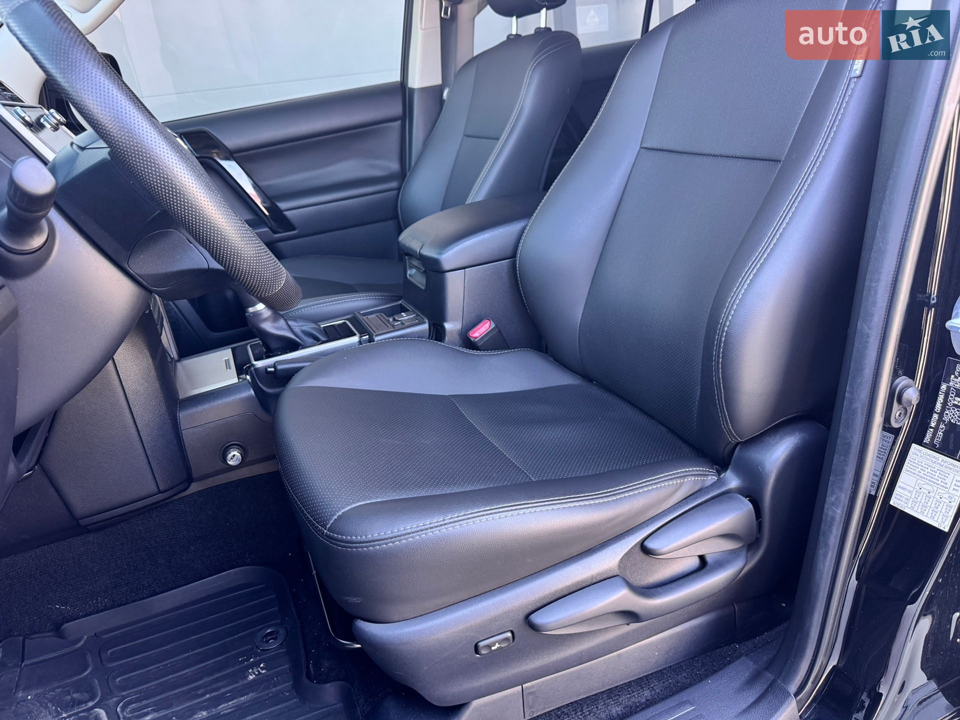 Toyota Land Cruiser Prado 2020 VIN JTEBR3FJX0K162007 фото оголошення 35 з 58