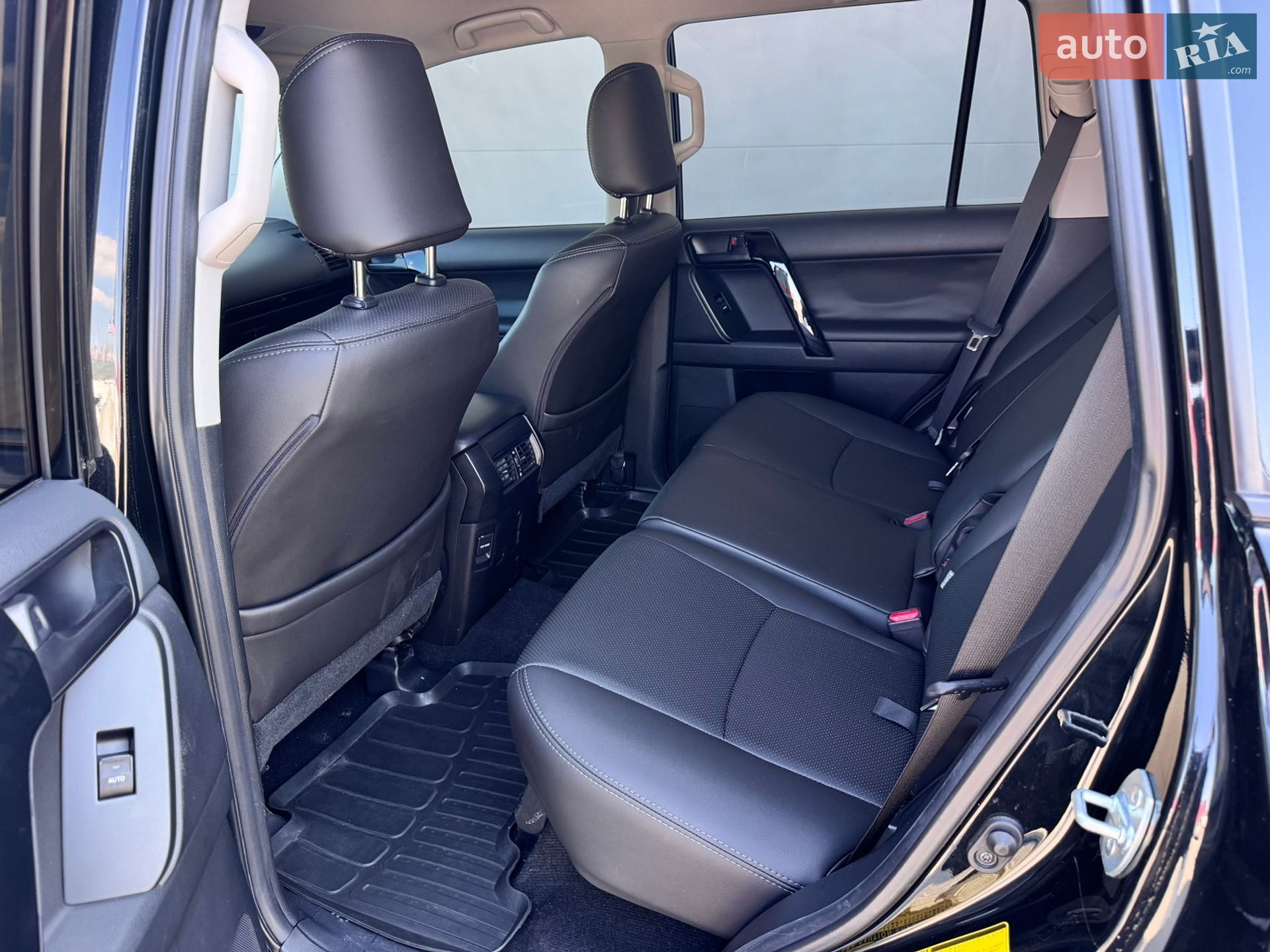 Toyota Land Cruiser Prado 2020 VIN JTEBR3FJX0K162007 фото оголошення 42 з 58