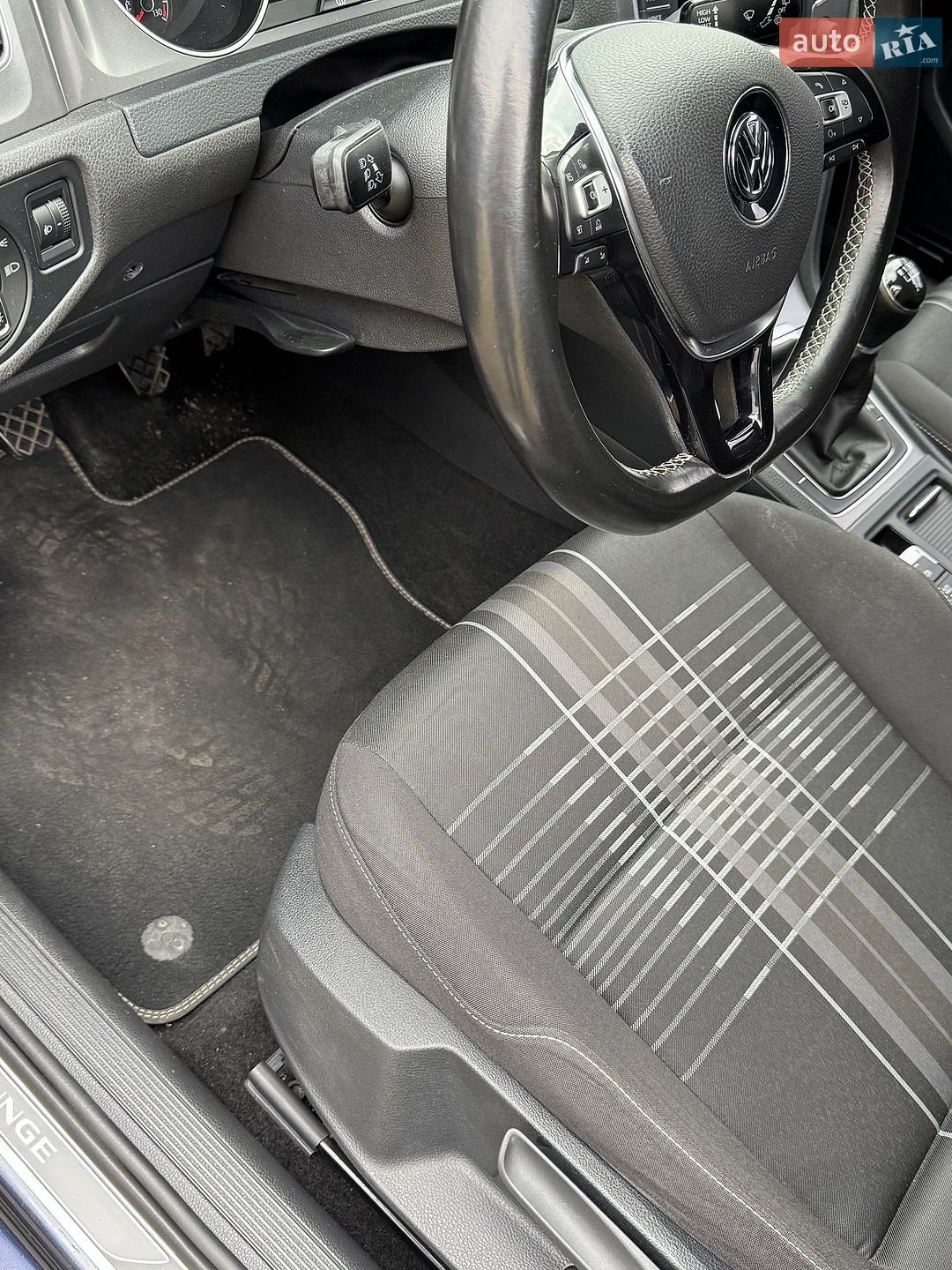 Volkswagen Golf 2015 VIN WVWZZZAUZGW080174 фото оголошення 19 з 24