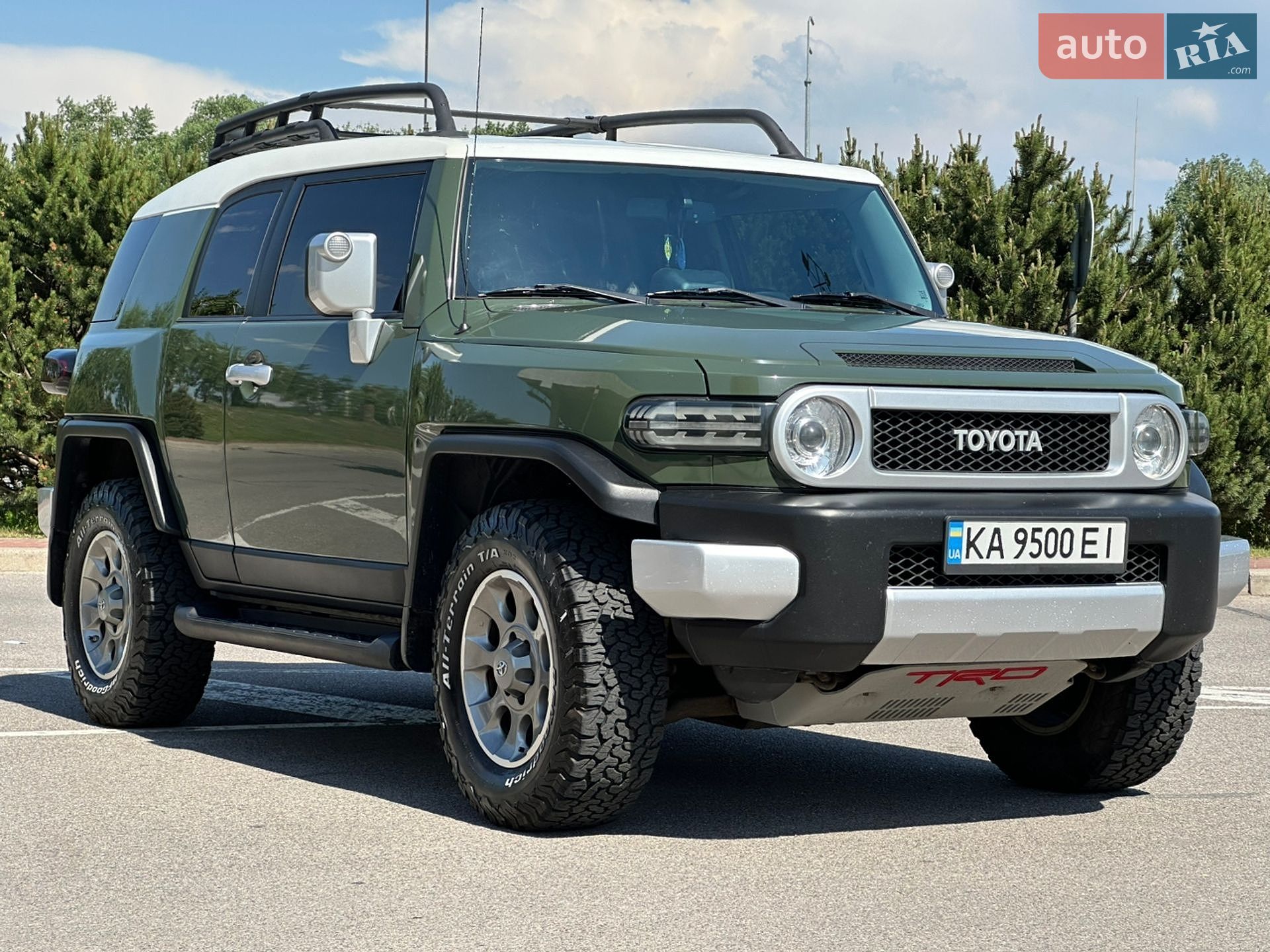 Toyota FJ Cruiser 2012 VIN JTEBU4BF9CK143264 фото оголошення 2 з 40
