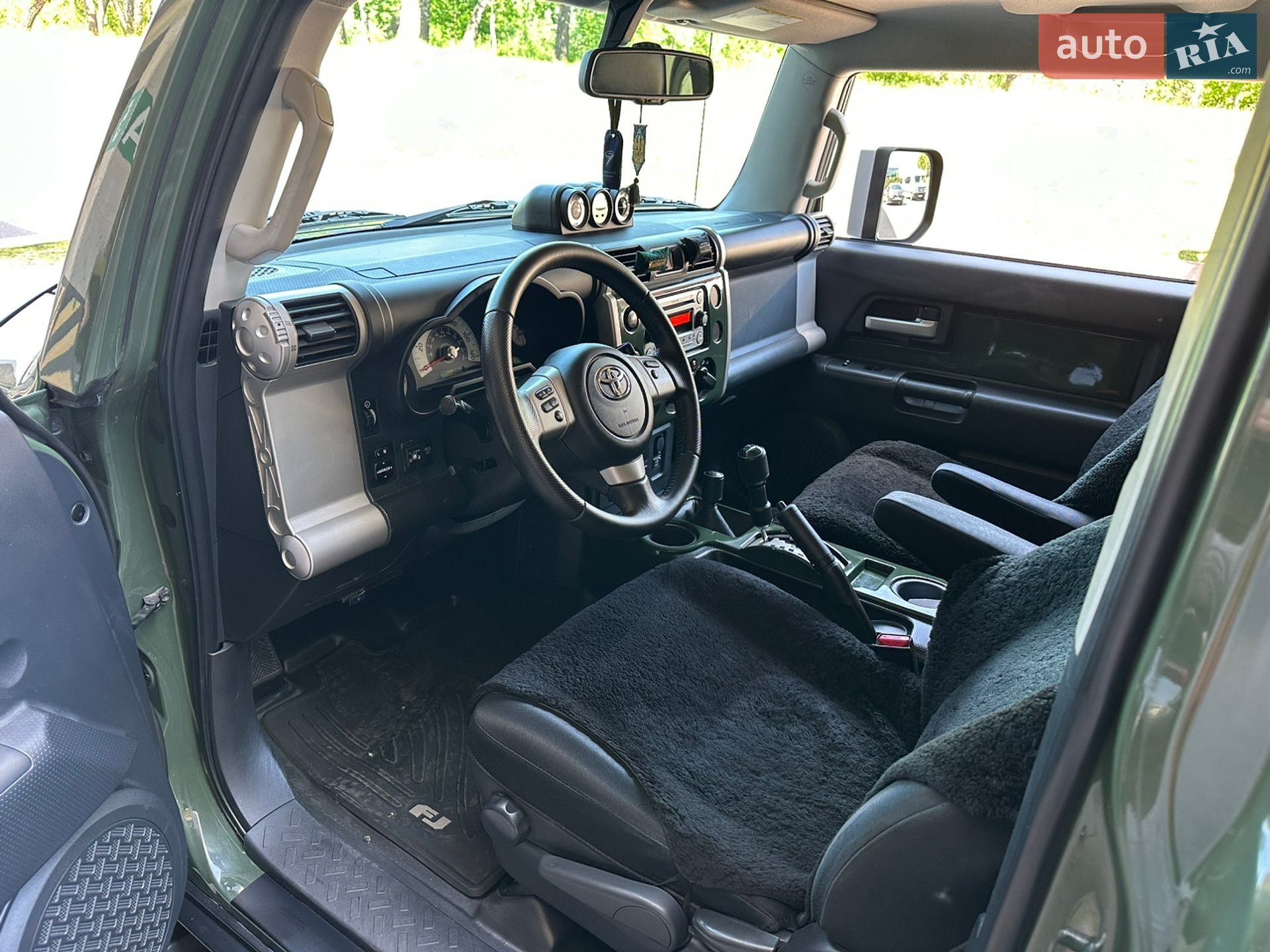 Toyota FJ Cruiser 2012 VIN JTEBU4BF9CK143264 фото оголошення 14 з 40