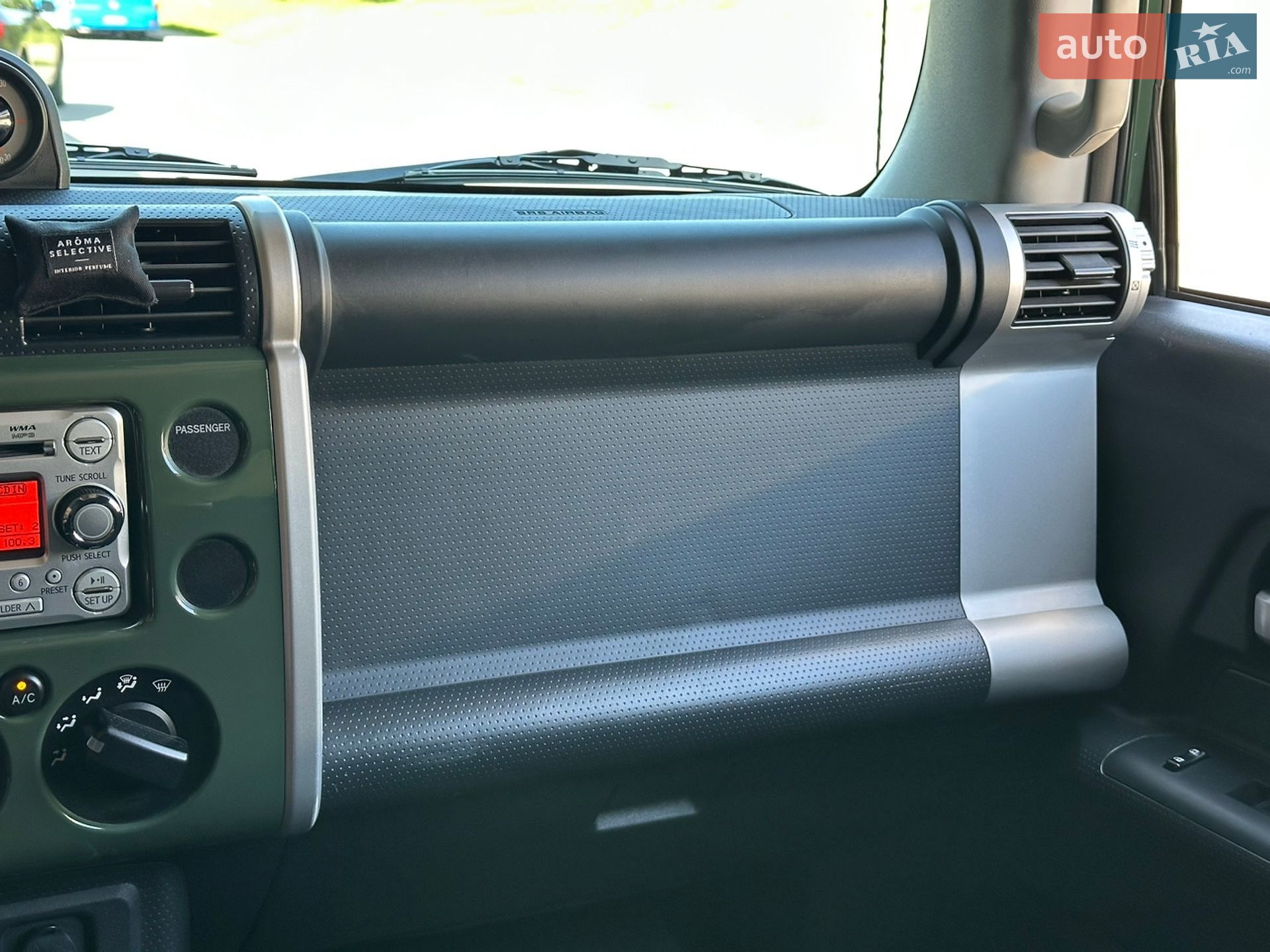 Toyota FJ Cruiser 2012 VIN JTEBU4BF9CK143264 фото оголошення 29 з 40