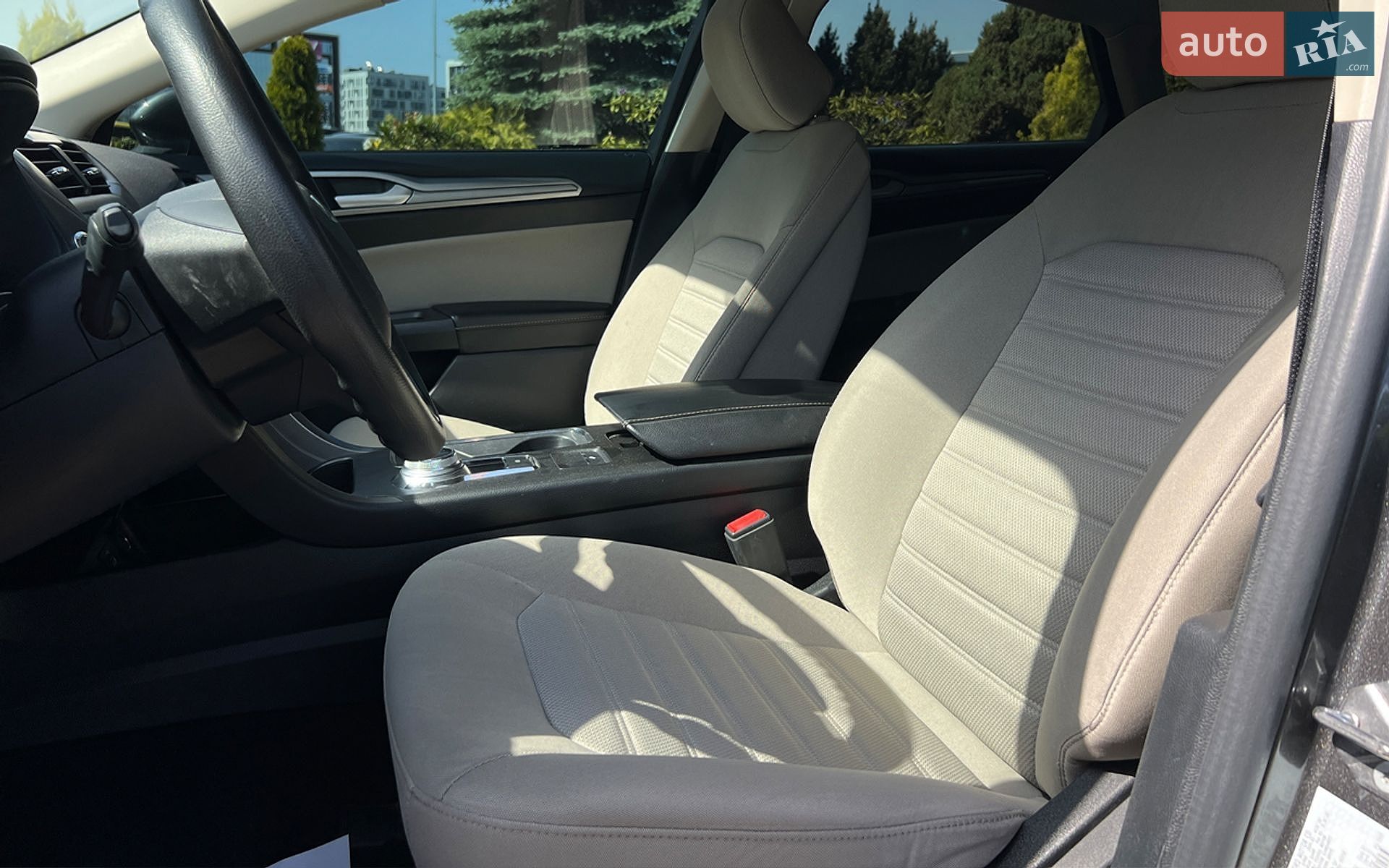 Ford Fusion 2020 VIN 3FA6P0G71LR197358 фото оголошення 10 з 24