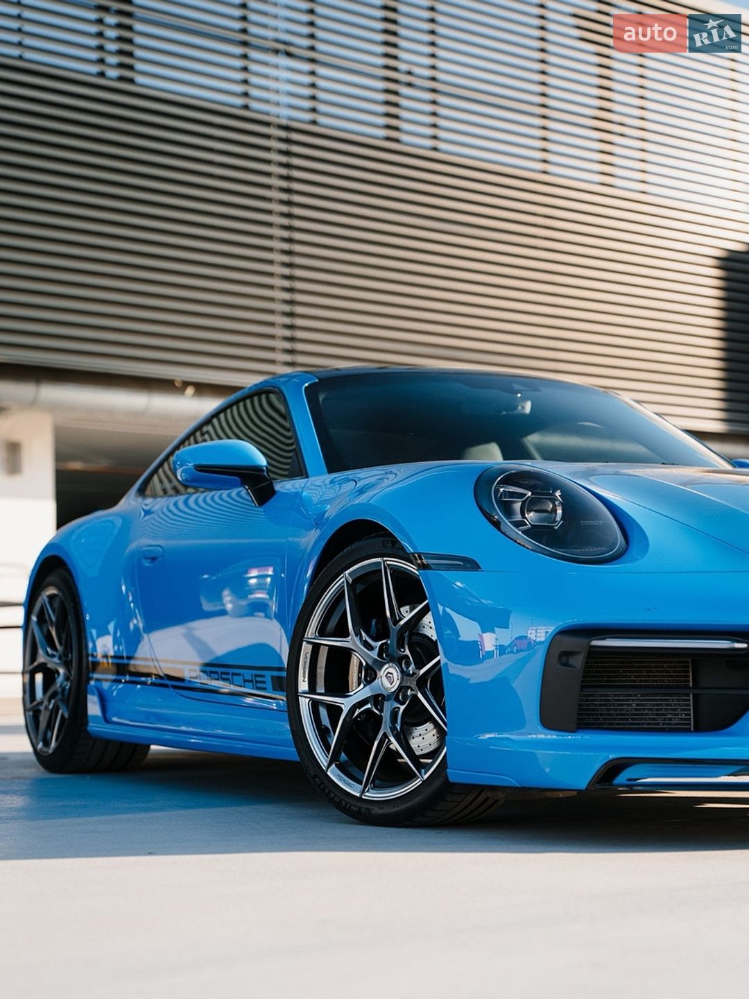 Porsche 911 2021 VIN WP0ZZZ99ZNS210228 фото оголошення 2 з 18
