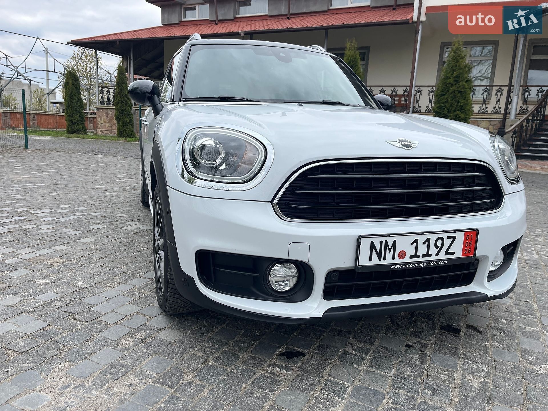MINI Countryman 2017 VIN WMWYT910X03D77107 фото оголошення 16 з 84