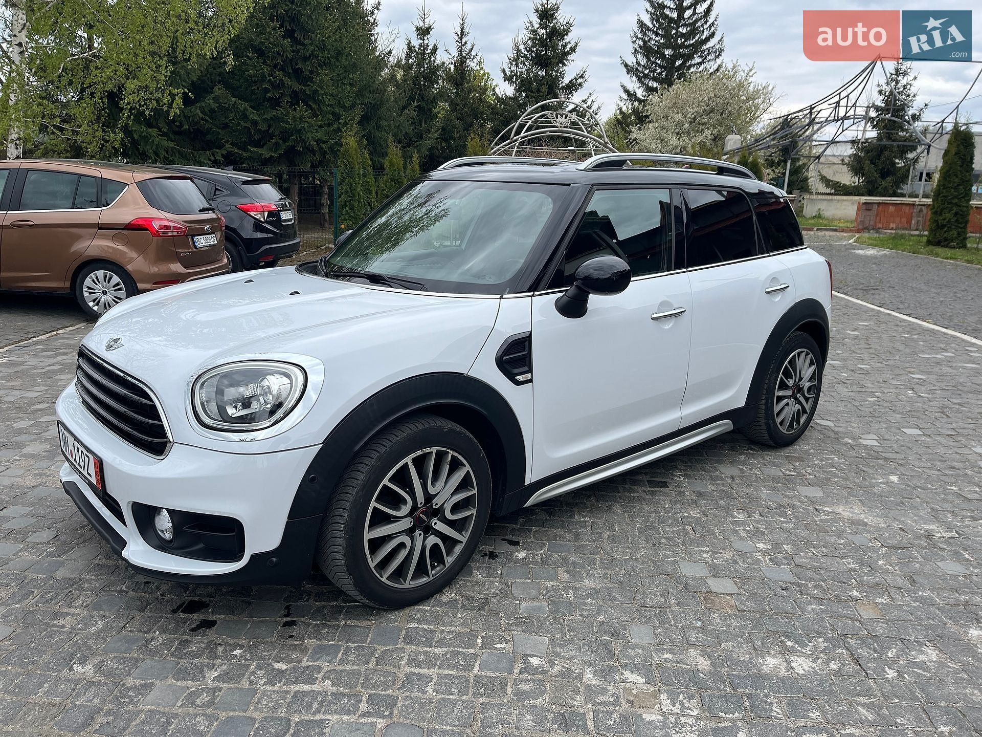 MINI Countryman 2017 VIN WMWYT910X03D77107 фото оголошення 24 з 84