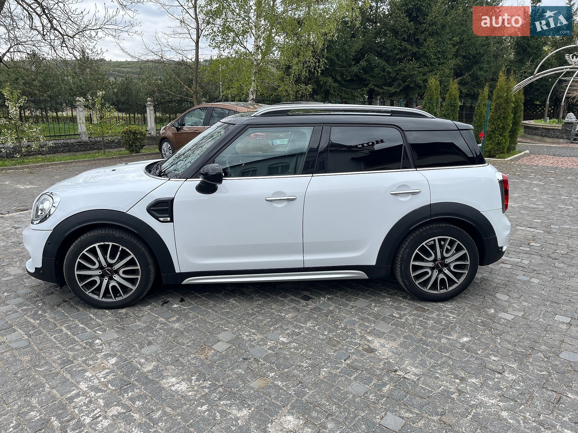 MINI Countryman 2017 VIN WMWYT910X03D77107 фото оголошення 31 з 84