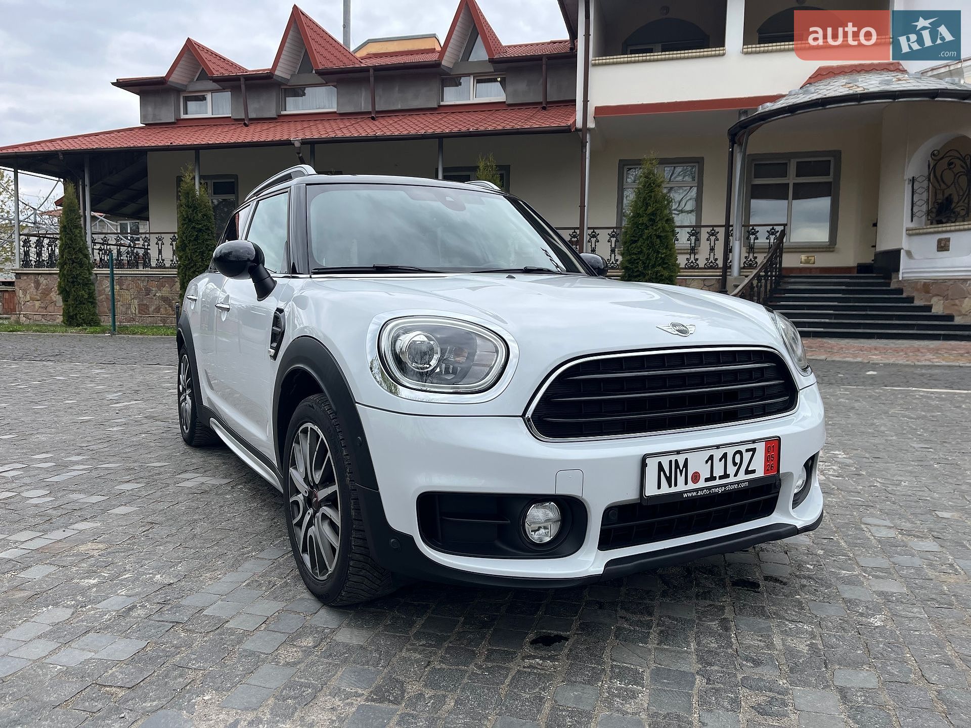 MINI Countryman 2017 VIN WMWYT910X03D77107 фото оголошення 33 з 84