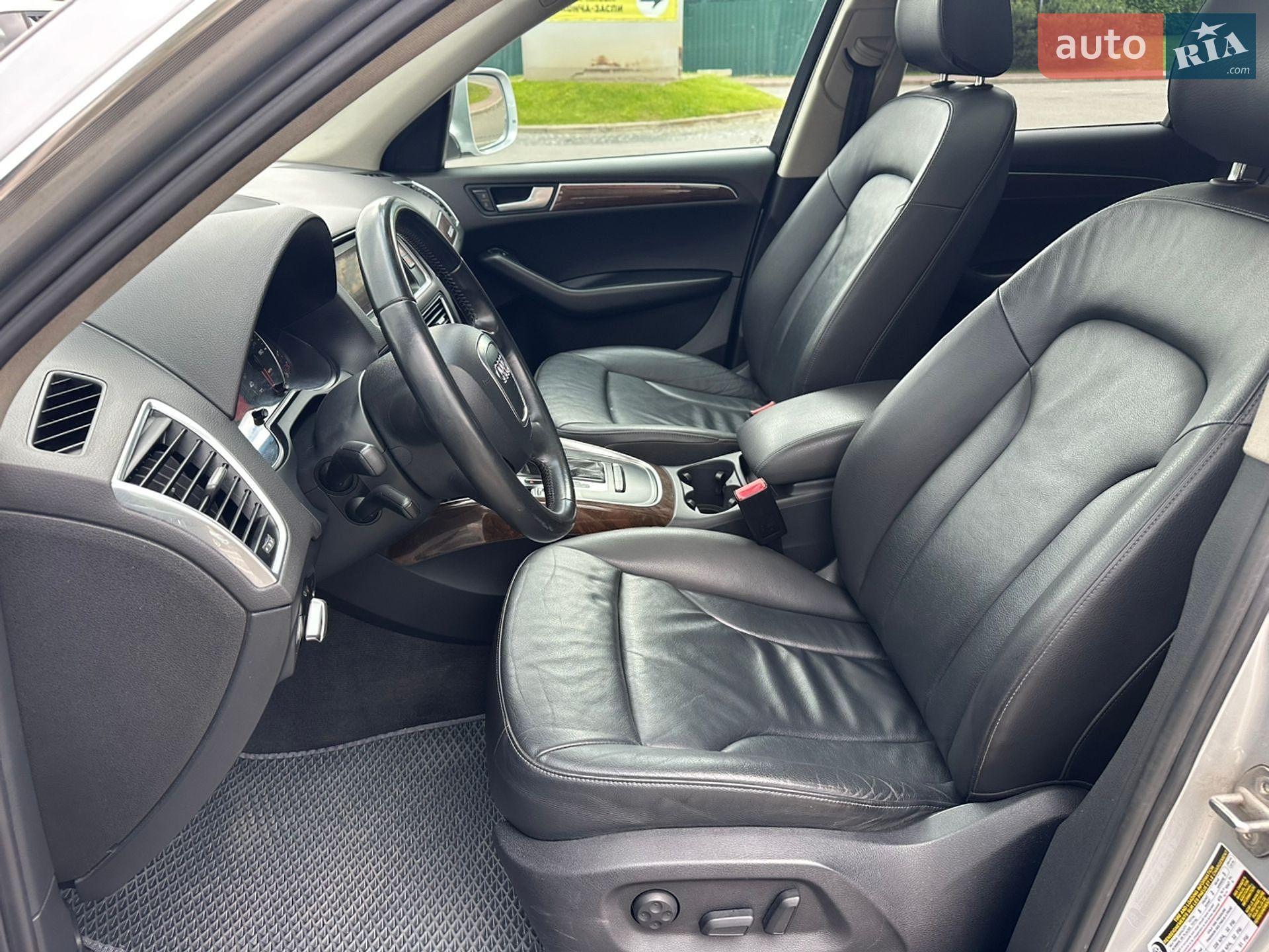 Audi Q5 2010 VIN WA1LKAFP5AA088406 фото оголошення 17 з 42