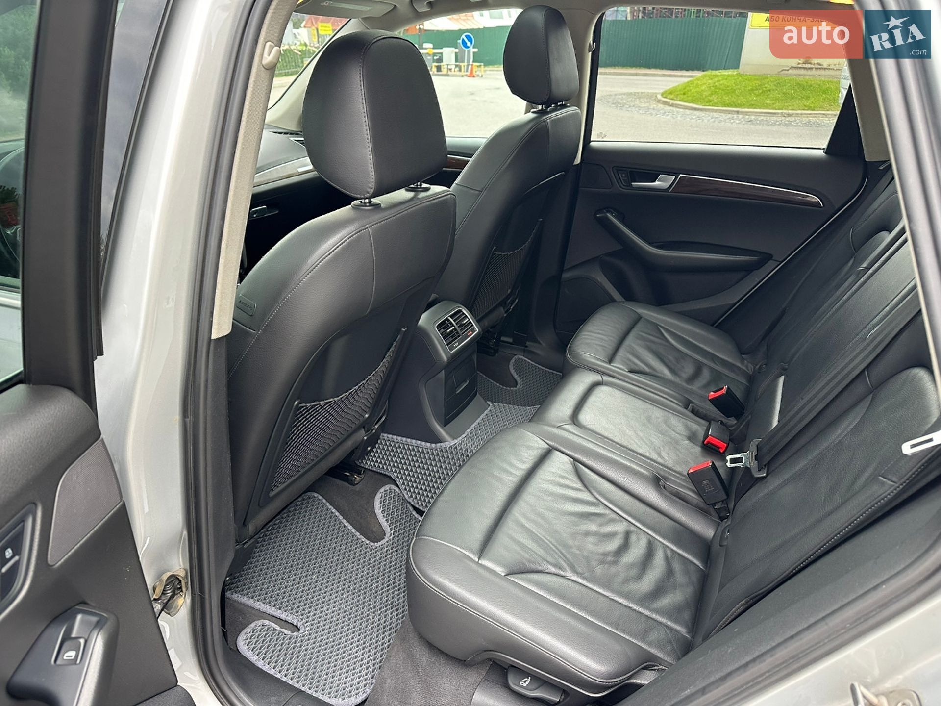 Audi Q5 2010 VIN WA1LKAFP5AA088406 фото оголошення 19 з 42